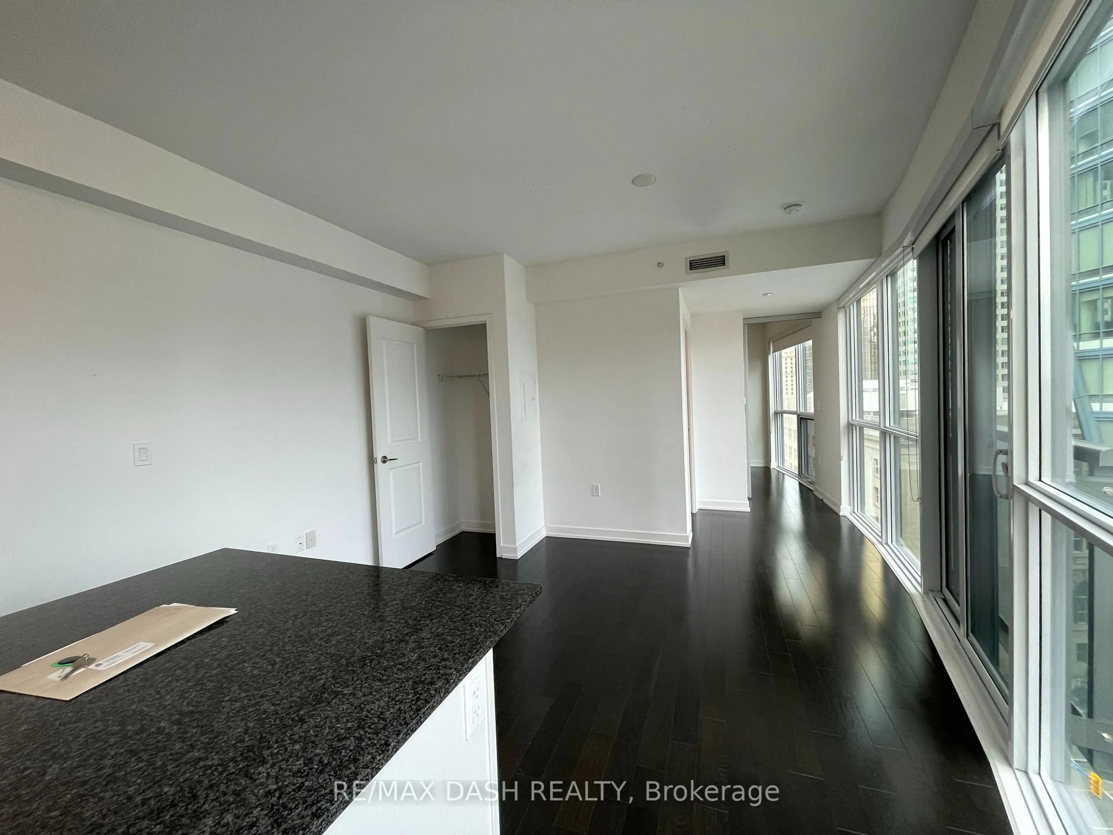 A pic of a room for 1 The Esplanade Dr #1005, Toronto Ontario M5E 0A8