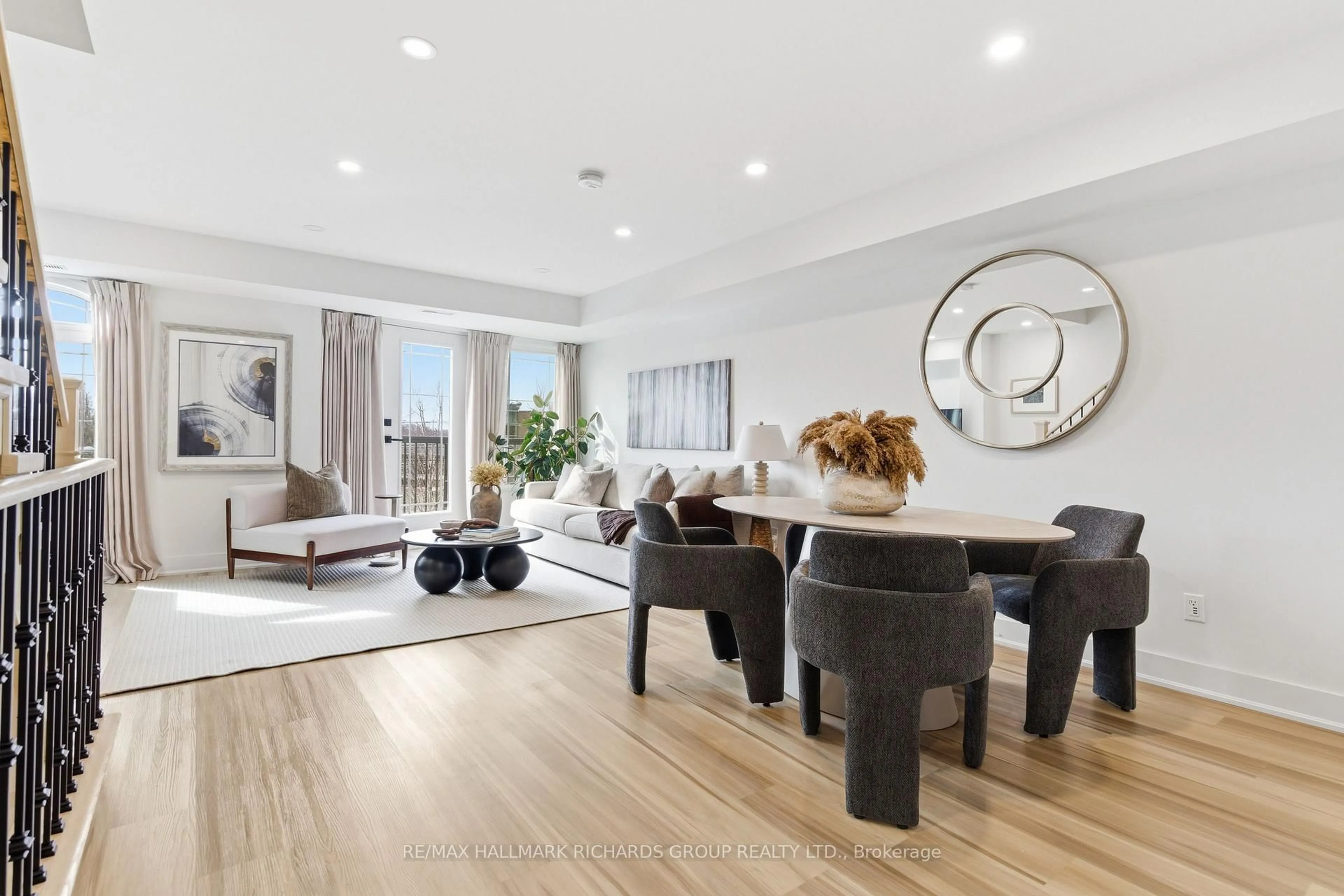 Living room with furniture, unknown for 118 Finch Ave #8, Toronto Ontario M2N 7G2