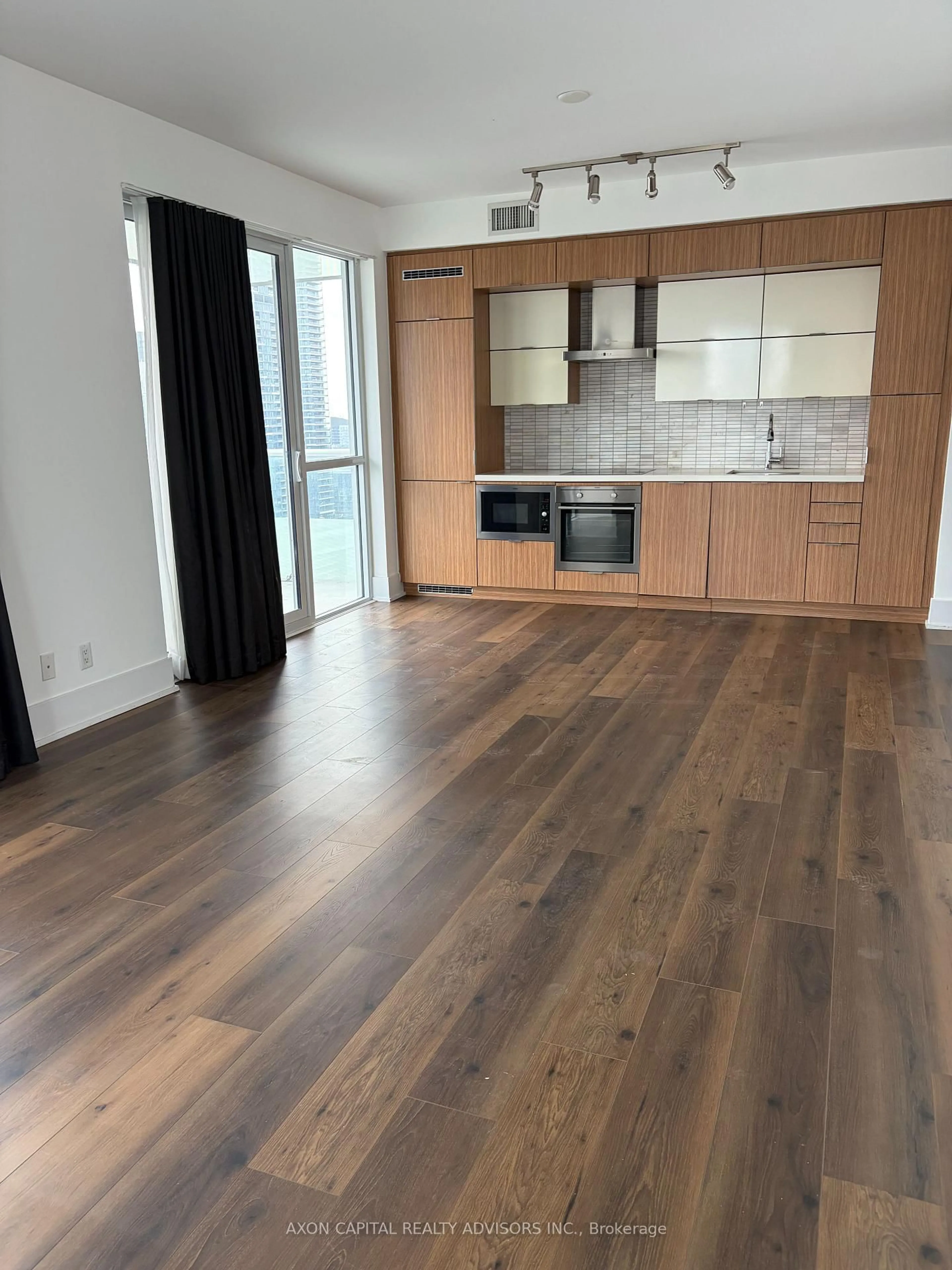 A pic of a room for 300 Front St #2911, Toronto Ontario M5V 0E9