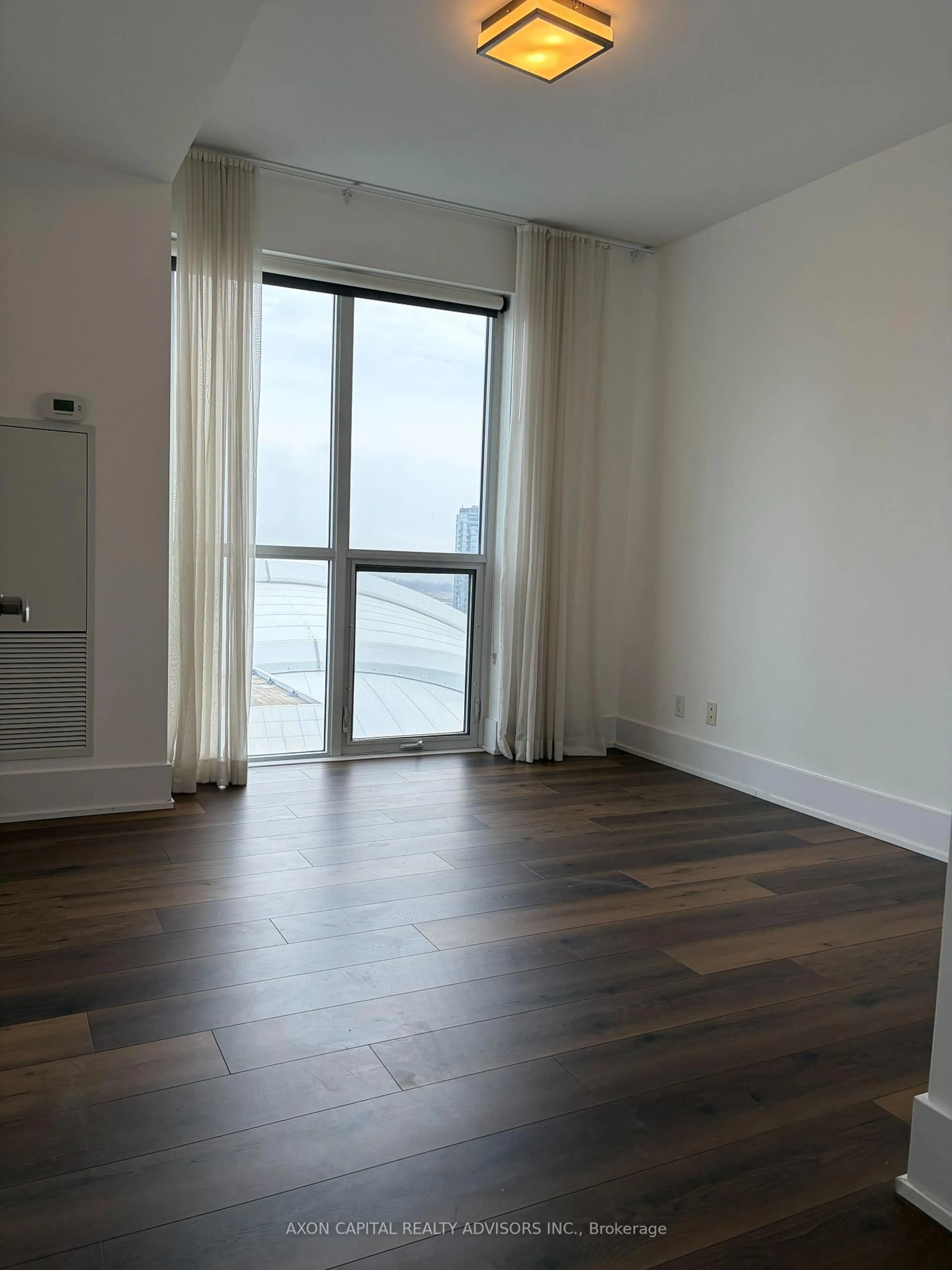 A pic of a room for 300 Front St #2911, Toronto Ontario M5V 0E9