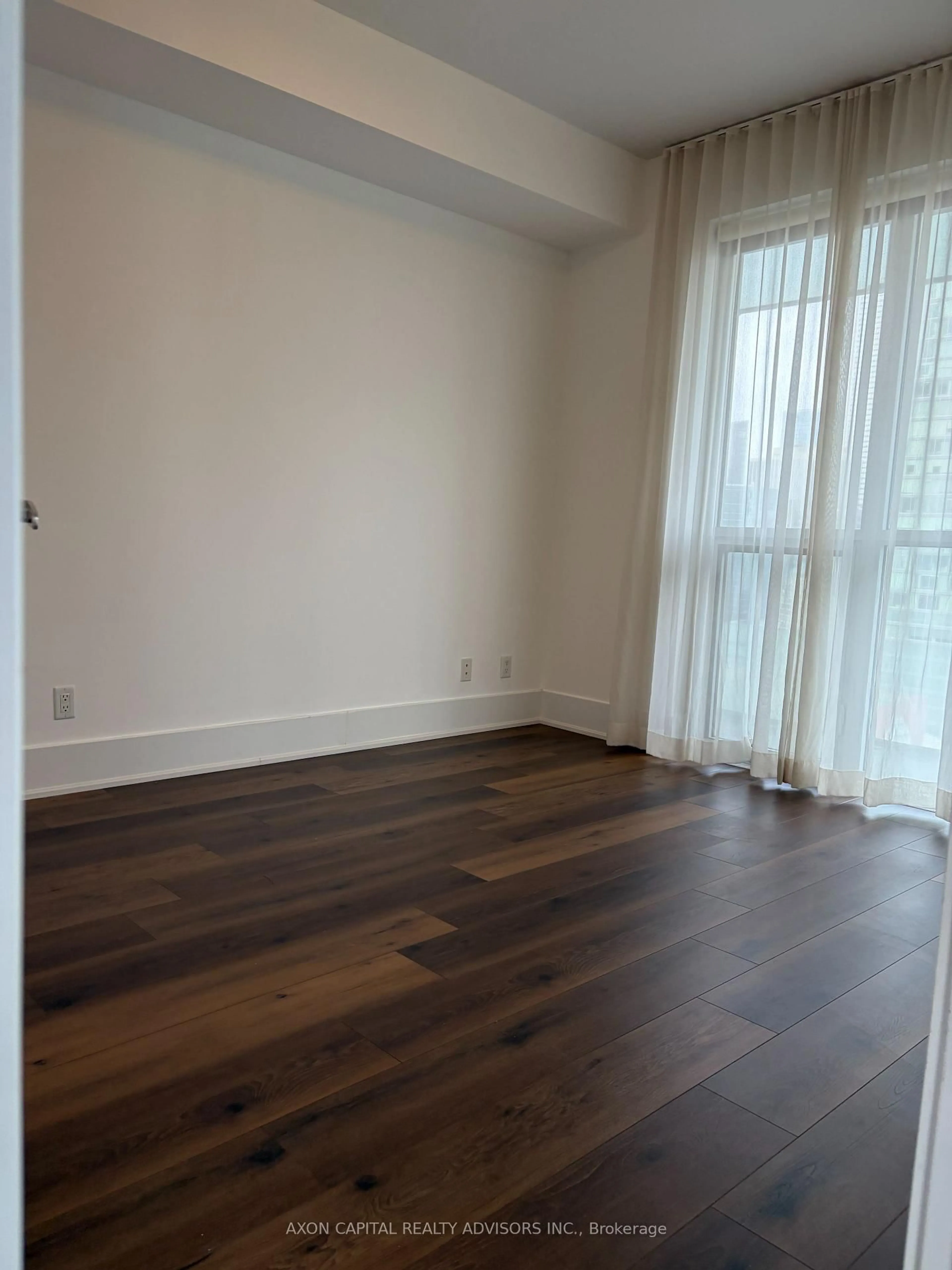 A pic of a room for 300 Front St #2911, Toronto Ontario M5V 0E9