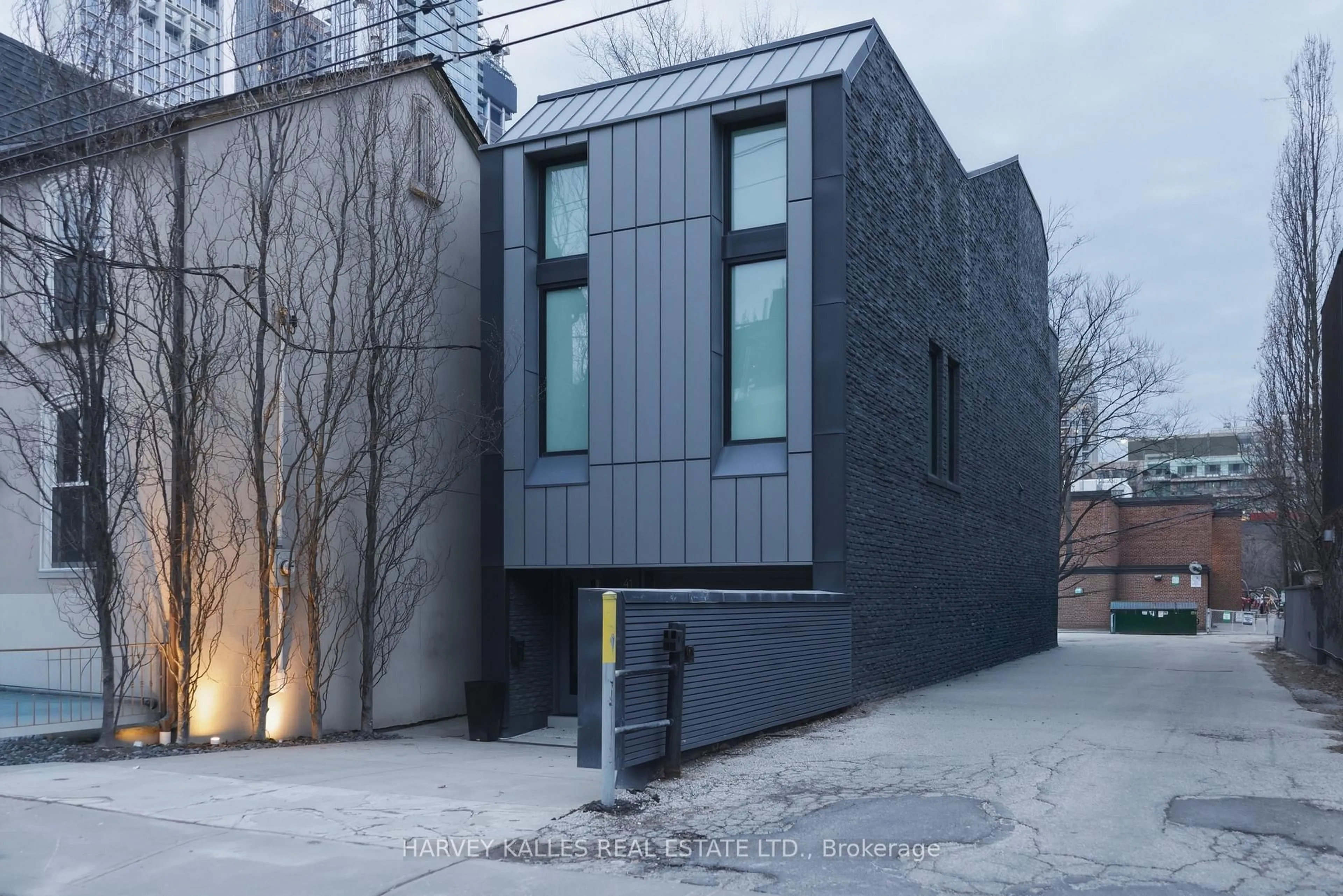 Home with brick exterior material, building for 41 Berryman St, Toronto Ontario M5R 1M7
