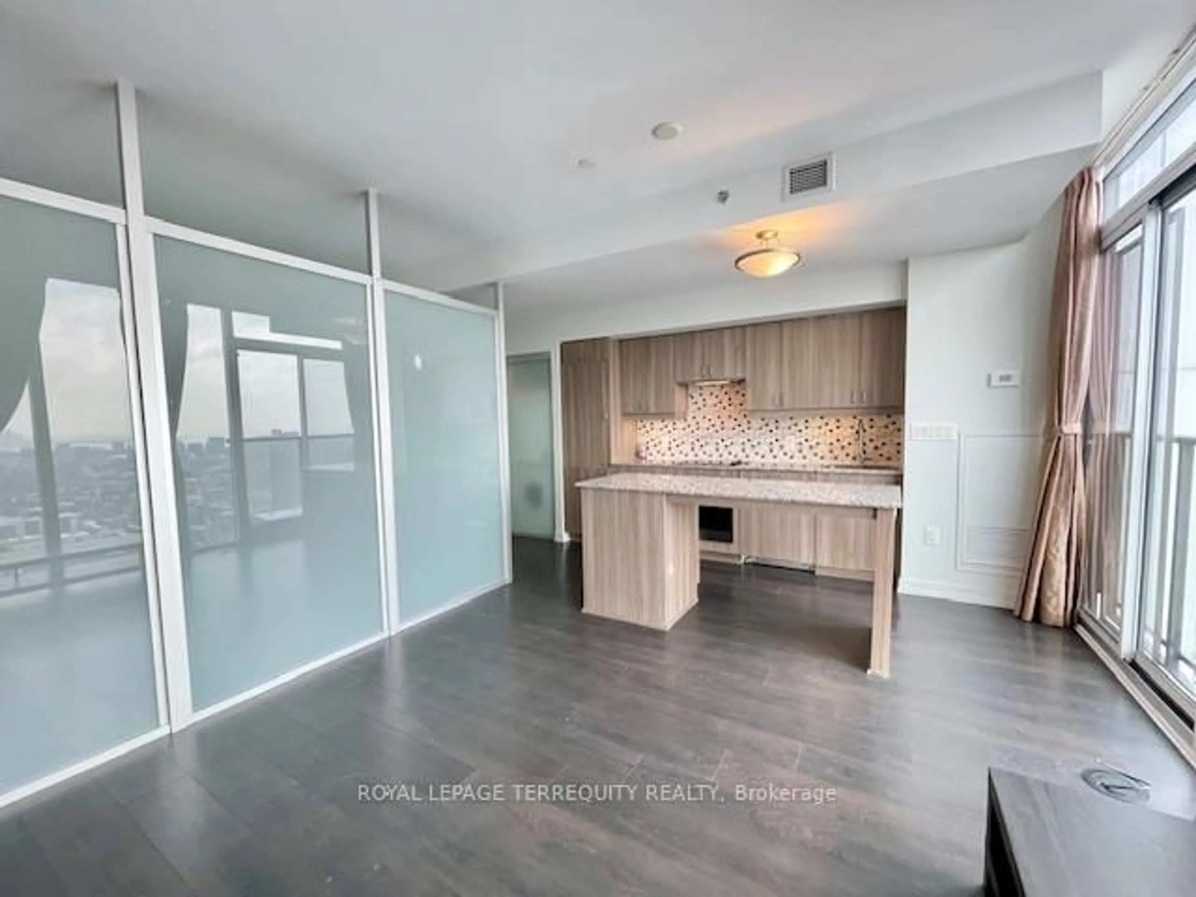 A pic of a room for 426 University Ave #PH101, Toronto Ontario M5G 1S9