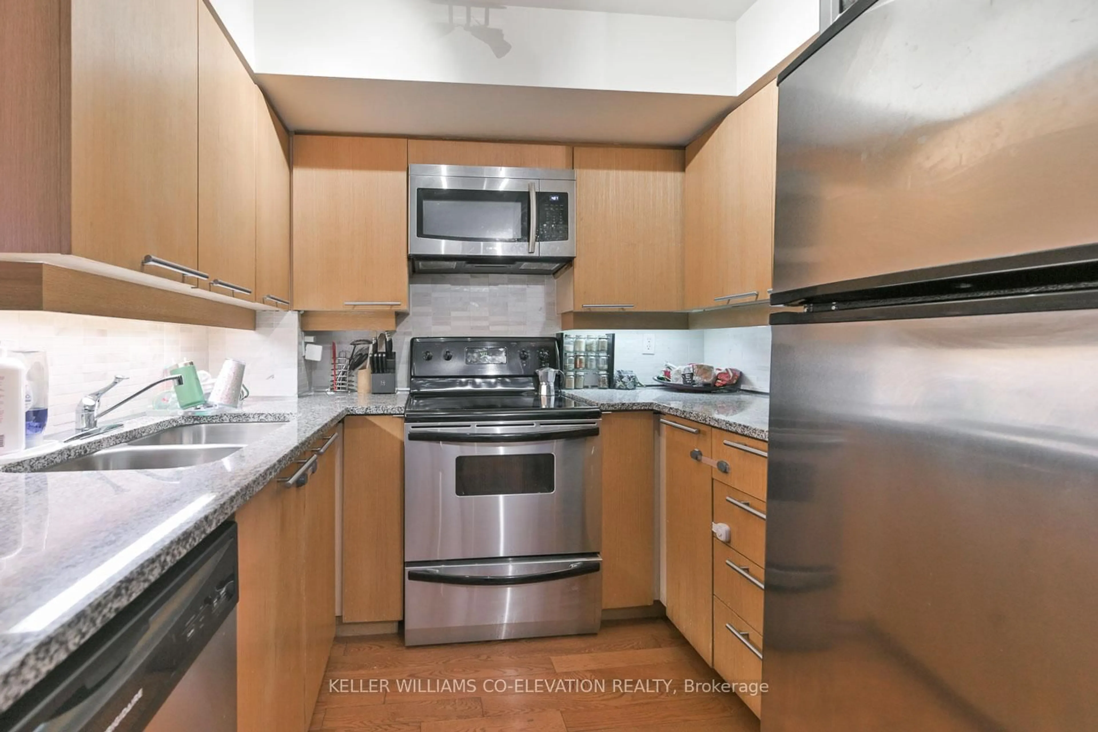 Standard kitchen, unknown for 8 Rean Dr #714, Toronto Ontario M2K 3B9