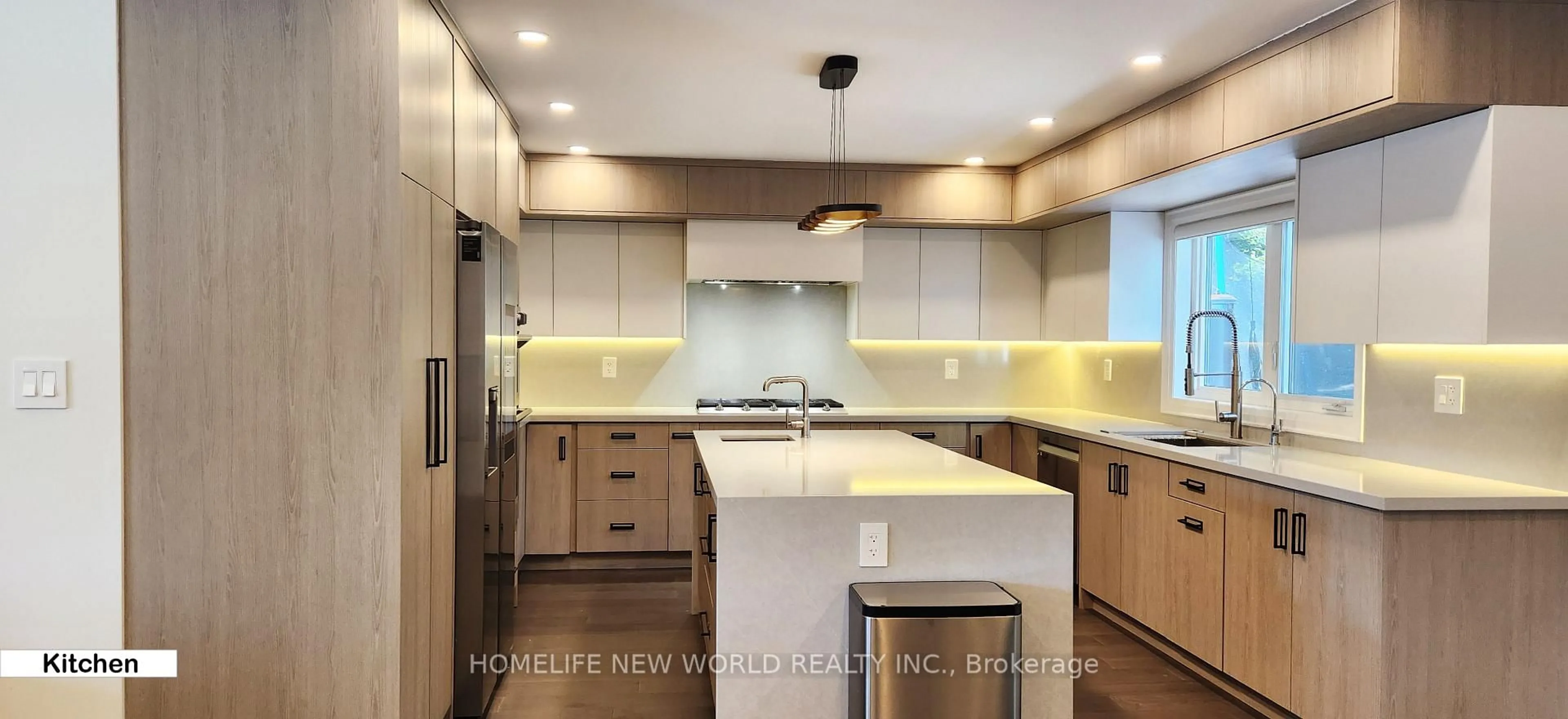 Contemporary kitchen, ceramic/tile floor for 37 SHOULDICE Crt, Toronto Ontario M2L 2S3