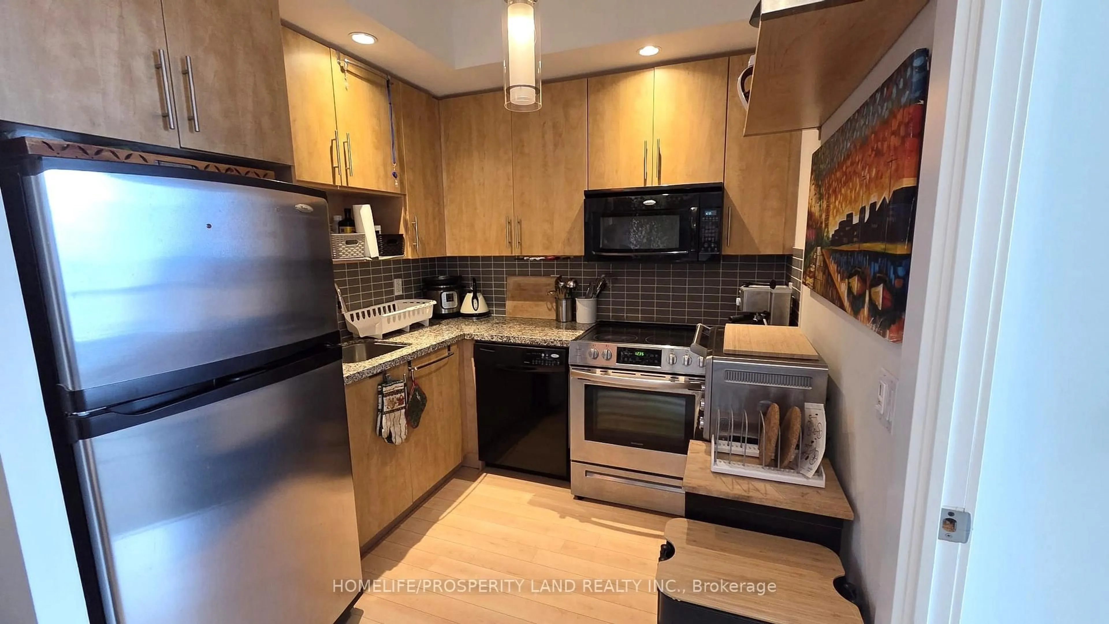 Standard kitchen, unknown for 120 Homewood Ave #1706, Toronto Ontario M4Y 2J3