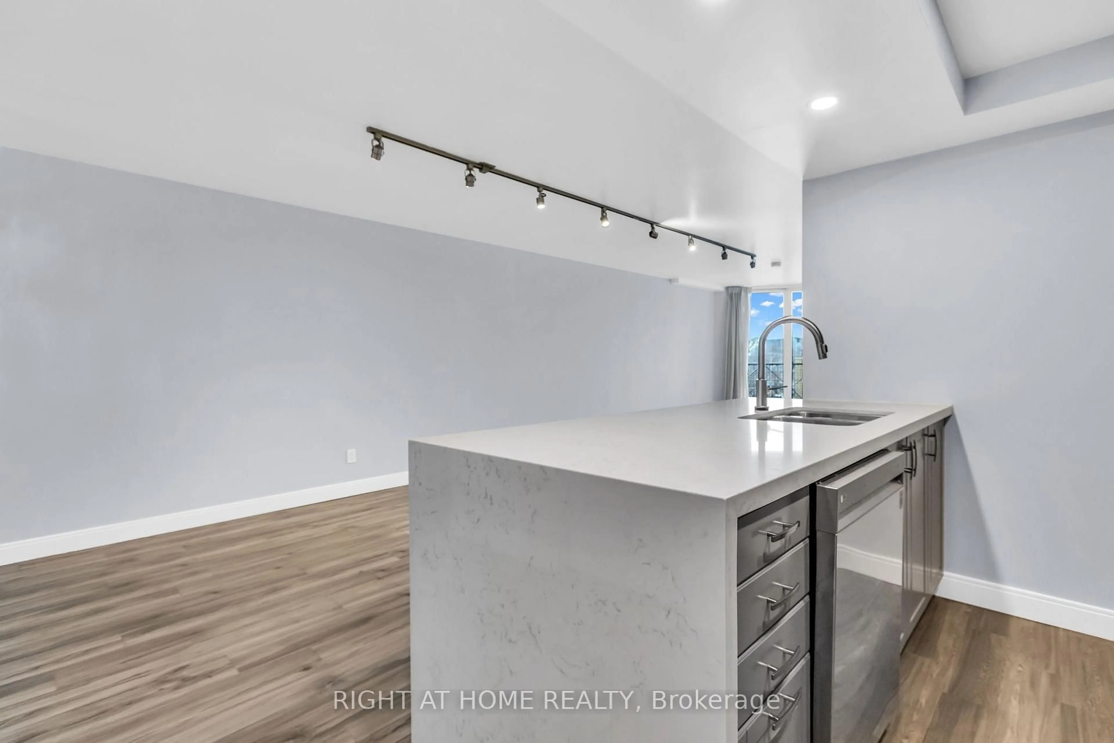 Open concept kitchen, unknown for 356 Mcrae Dr #406, Toronto Ontario M4G 4G4