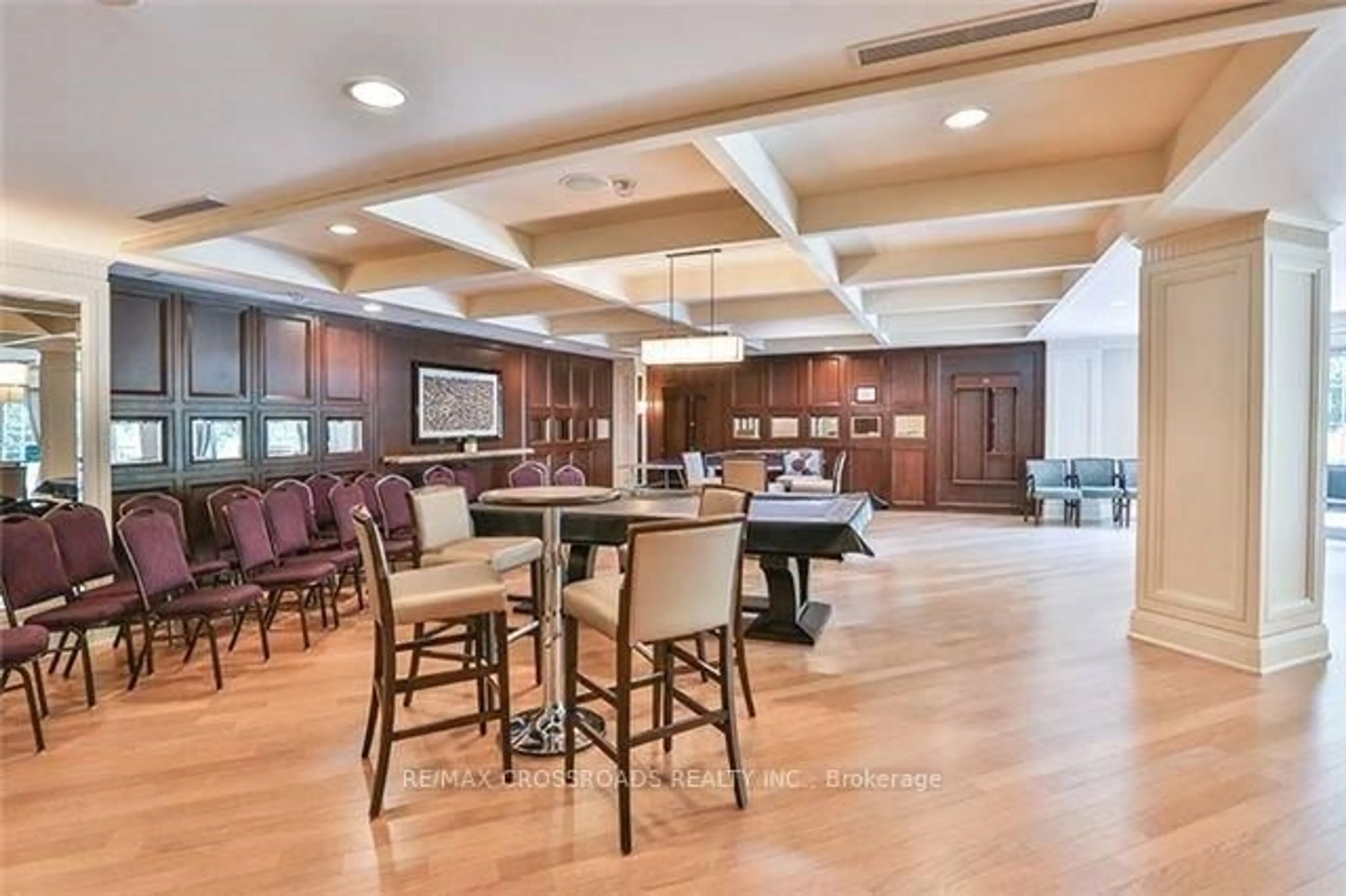 Dining room, wood/laminate floor for 10 Bloorview Pl #716, Toronto Ontario M2J 0B1