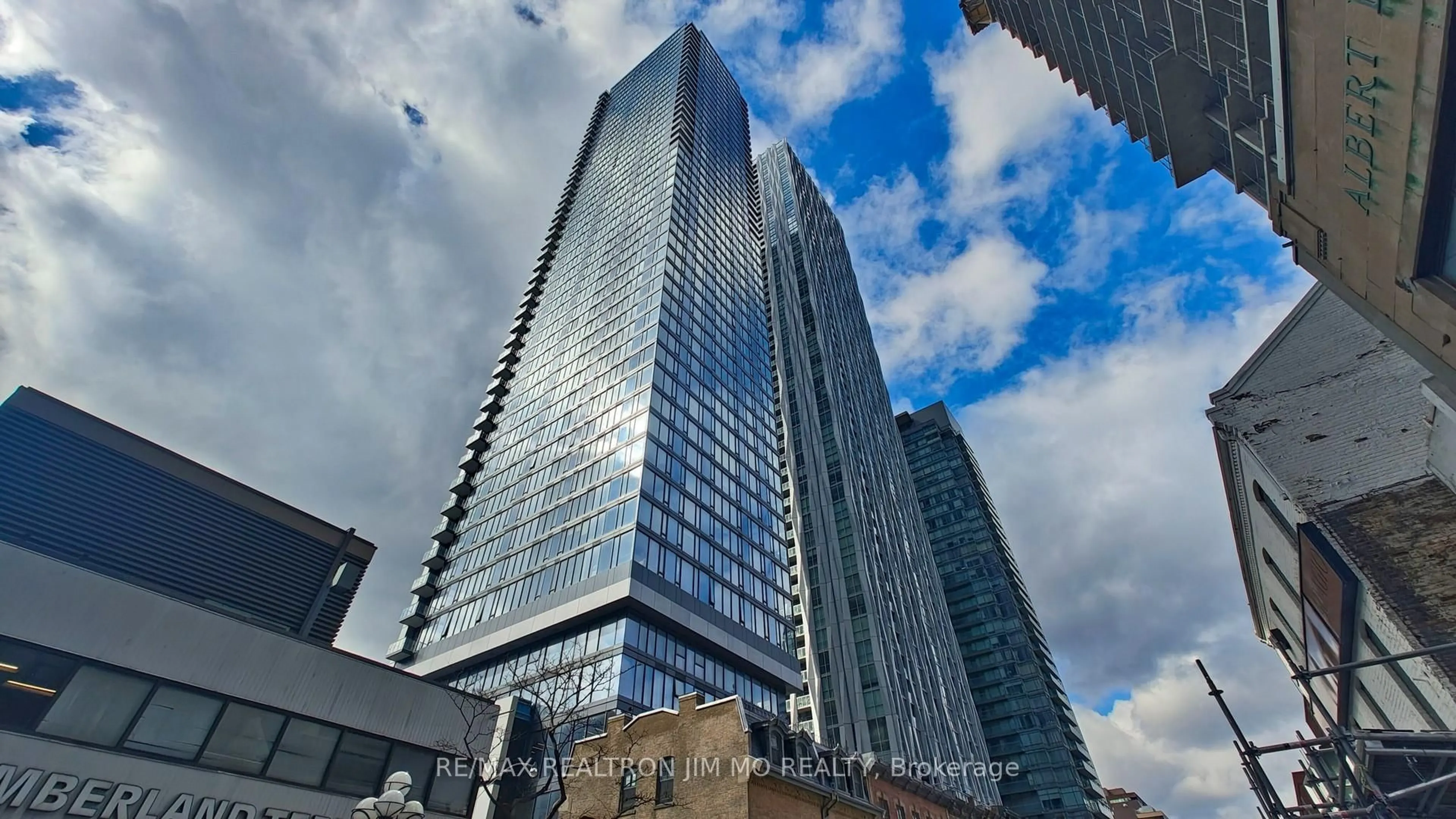 Unknown for 8 Cumberland St #1602, Toronto Ontario M4W 0B6