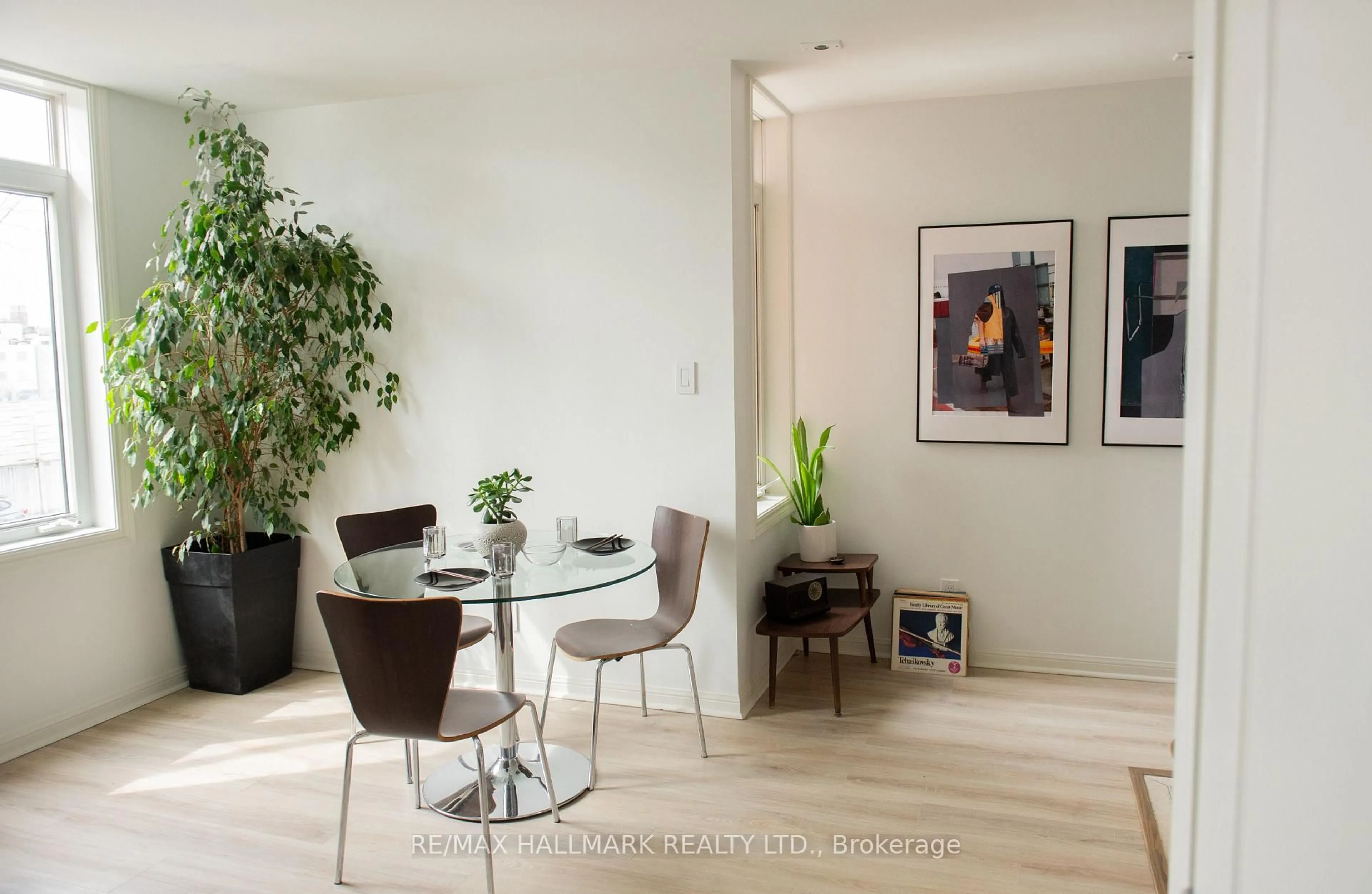 A pic of a room for 27 Sudbury St, Toronto Ontario M6J 3W6