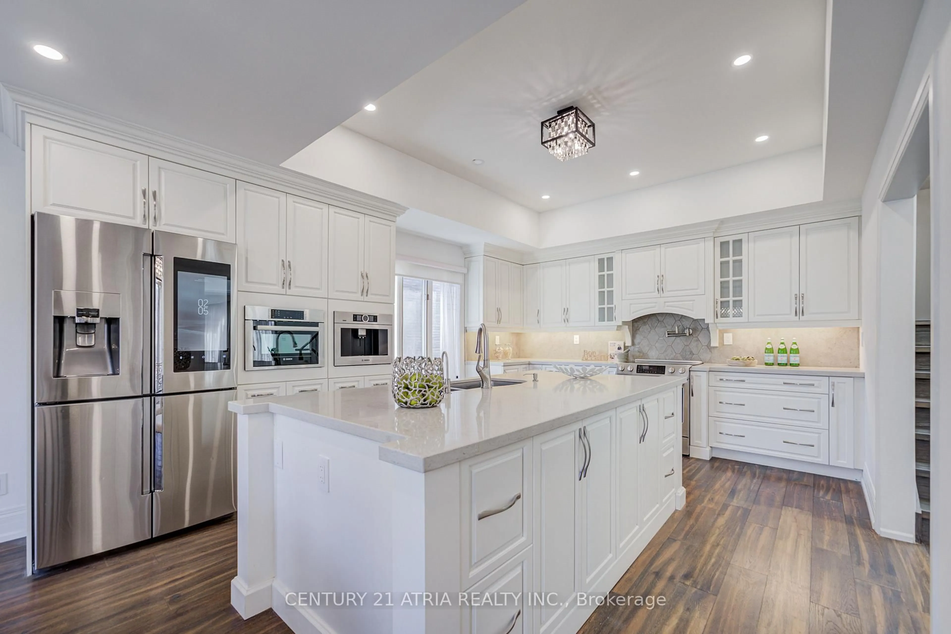 Contemporary kitchen, unknown for 27 Denlow Blvd, Toronto Ontario M3B 1P5