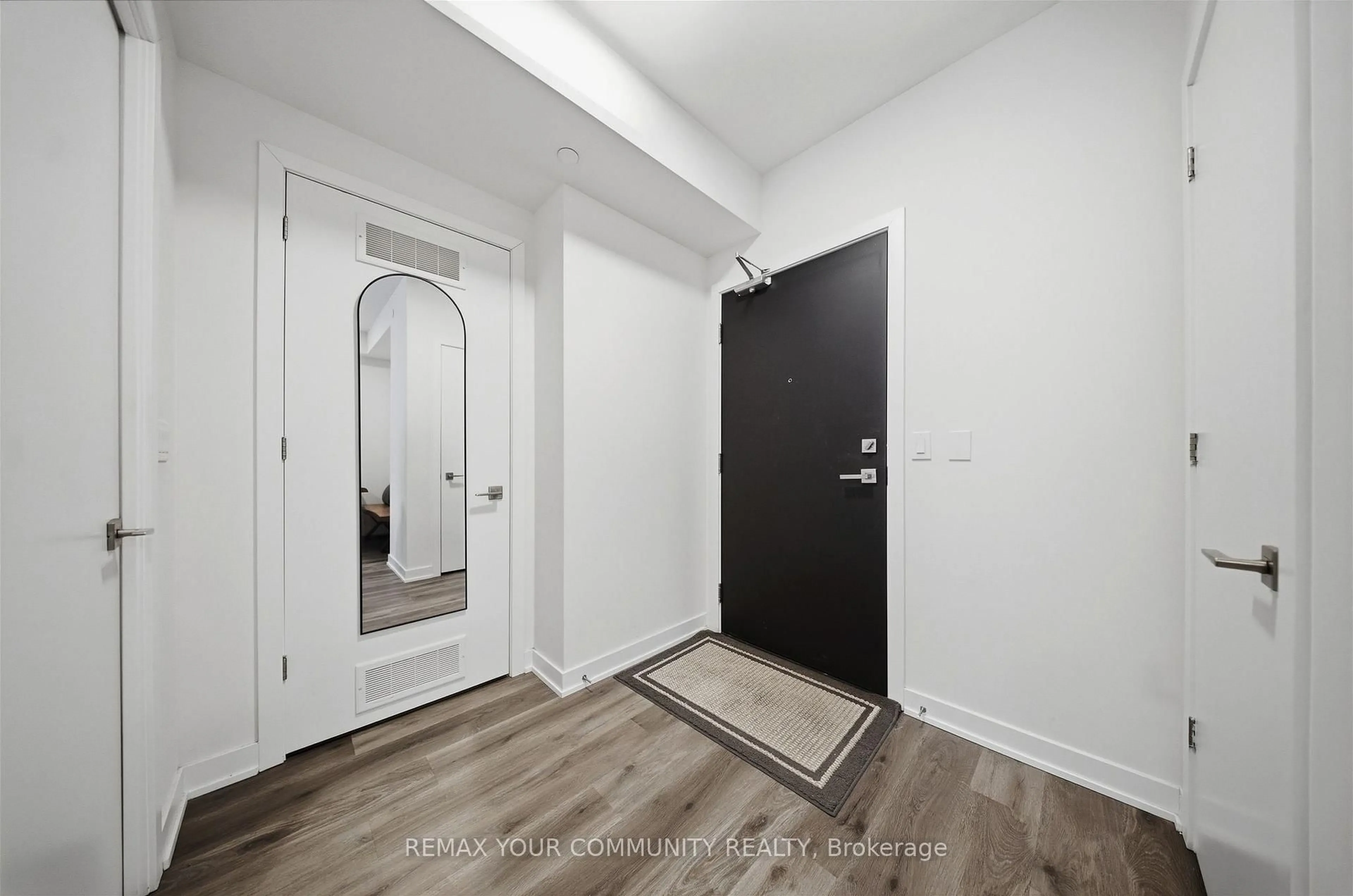 Indoor entryway for 840 St. Clair Ave #515, Toronto Ontario M6C 0A4