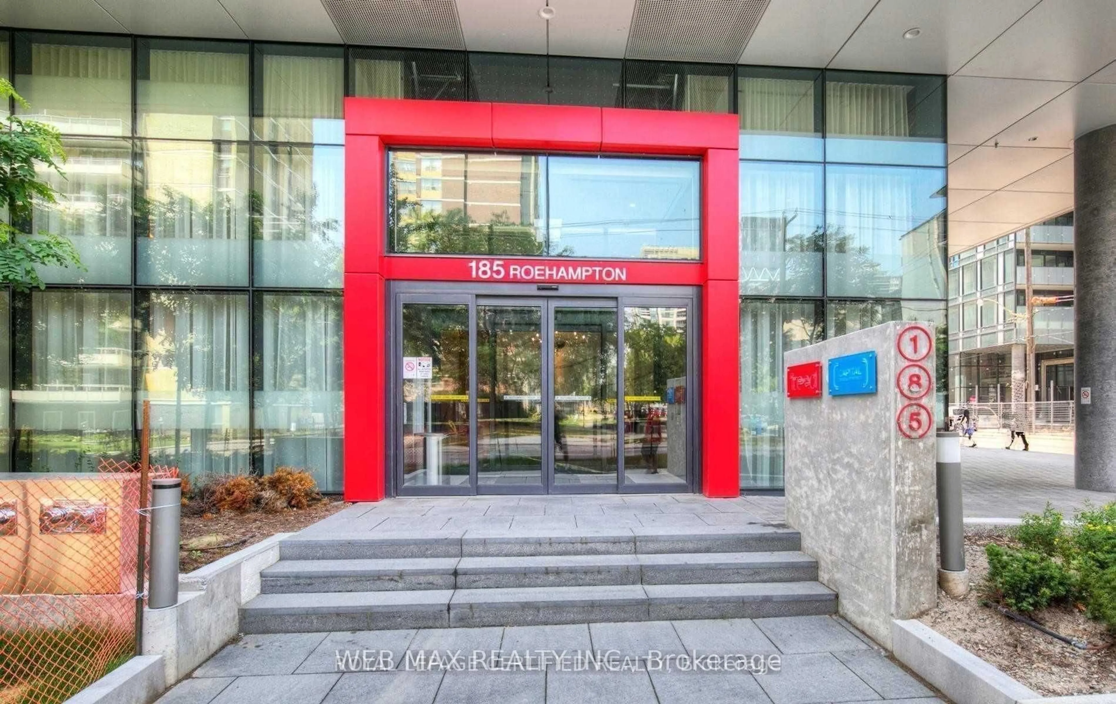 Indoor foyer for 185 Roehampton Ave #1611, Toronto Ontario M4P 0C8