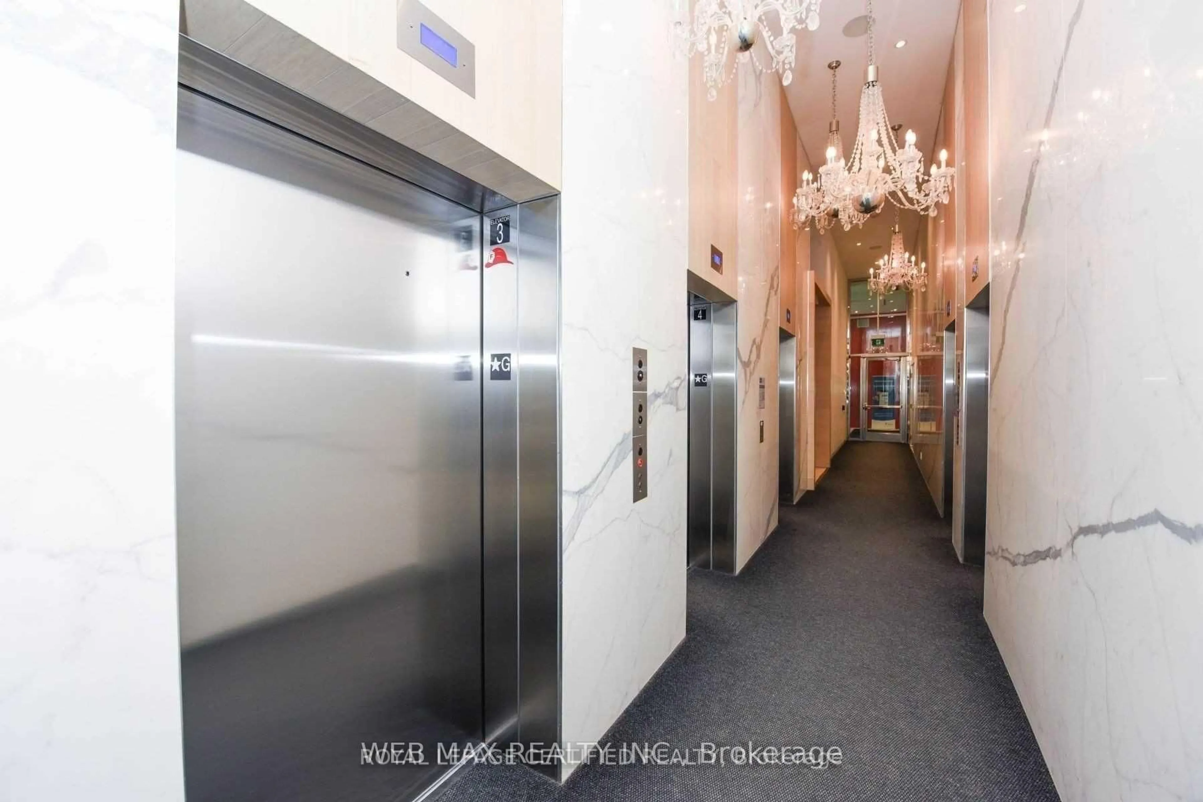 Indoor foyer for 185 Roehampton Ave #1611, Toronto Ontario M4P 0C8