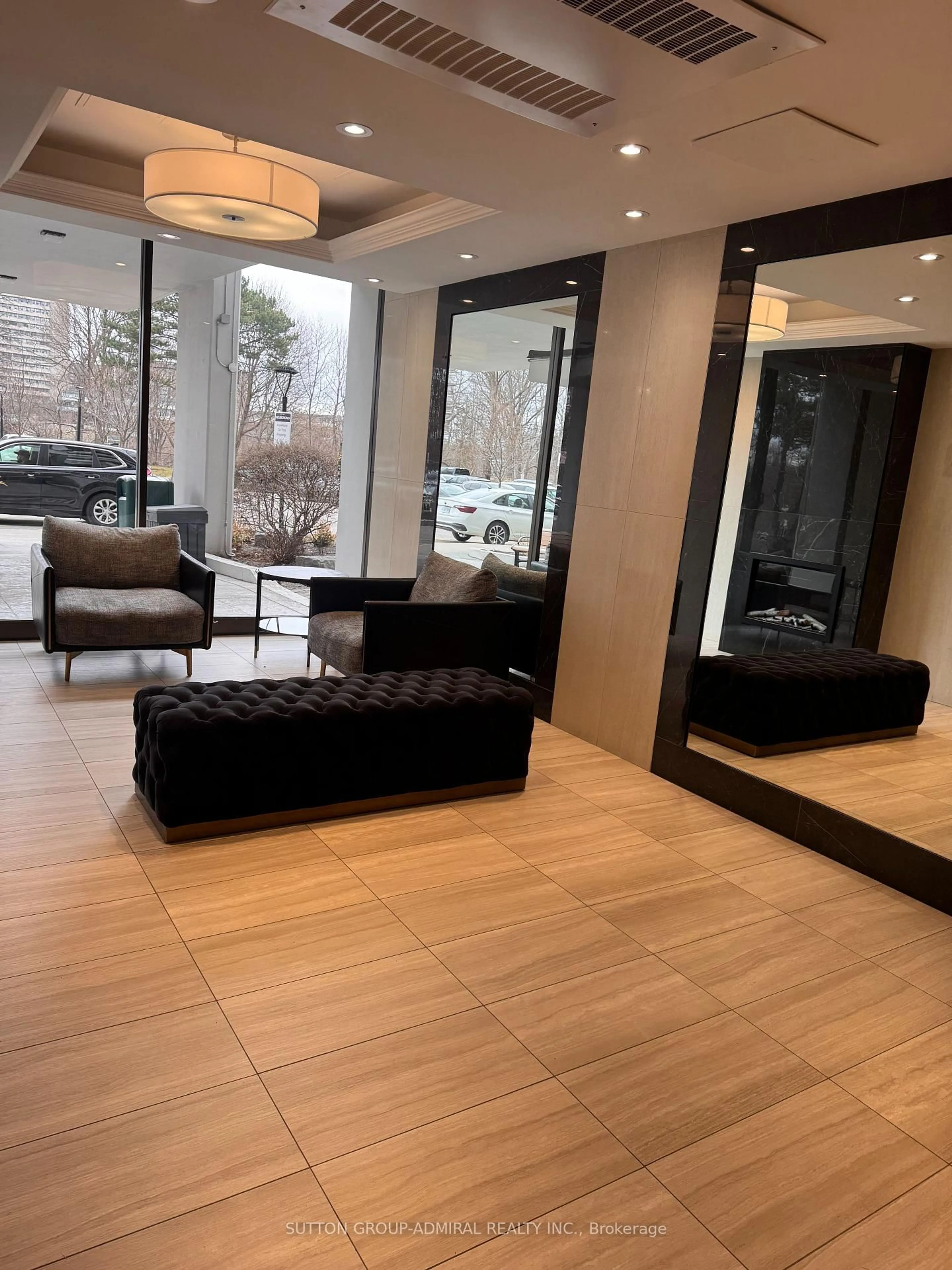 Indoor foyer for 715 Don Mills Rd #2405, Toronto Ontario M3C 1S5