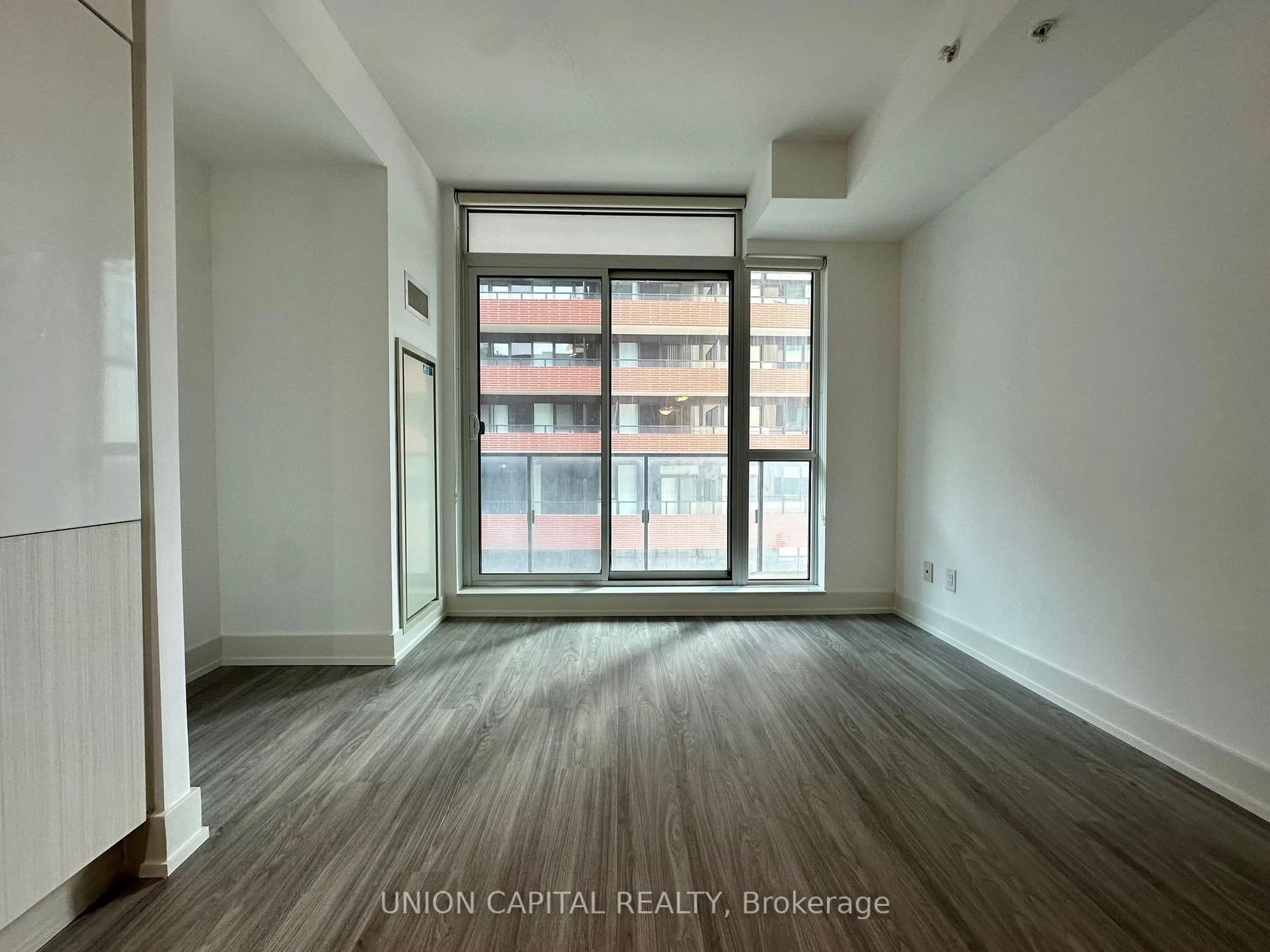 A pic of a room for 39 Sherbourne St #501, Toronto Ontario M5A 0L8