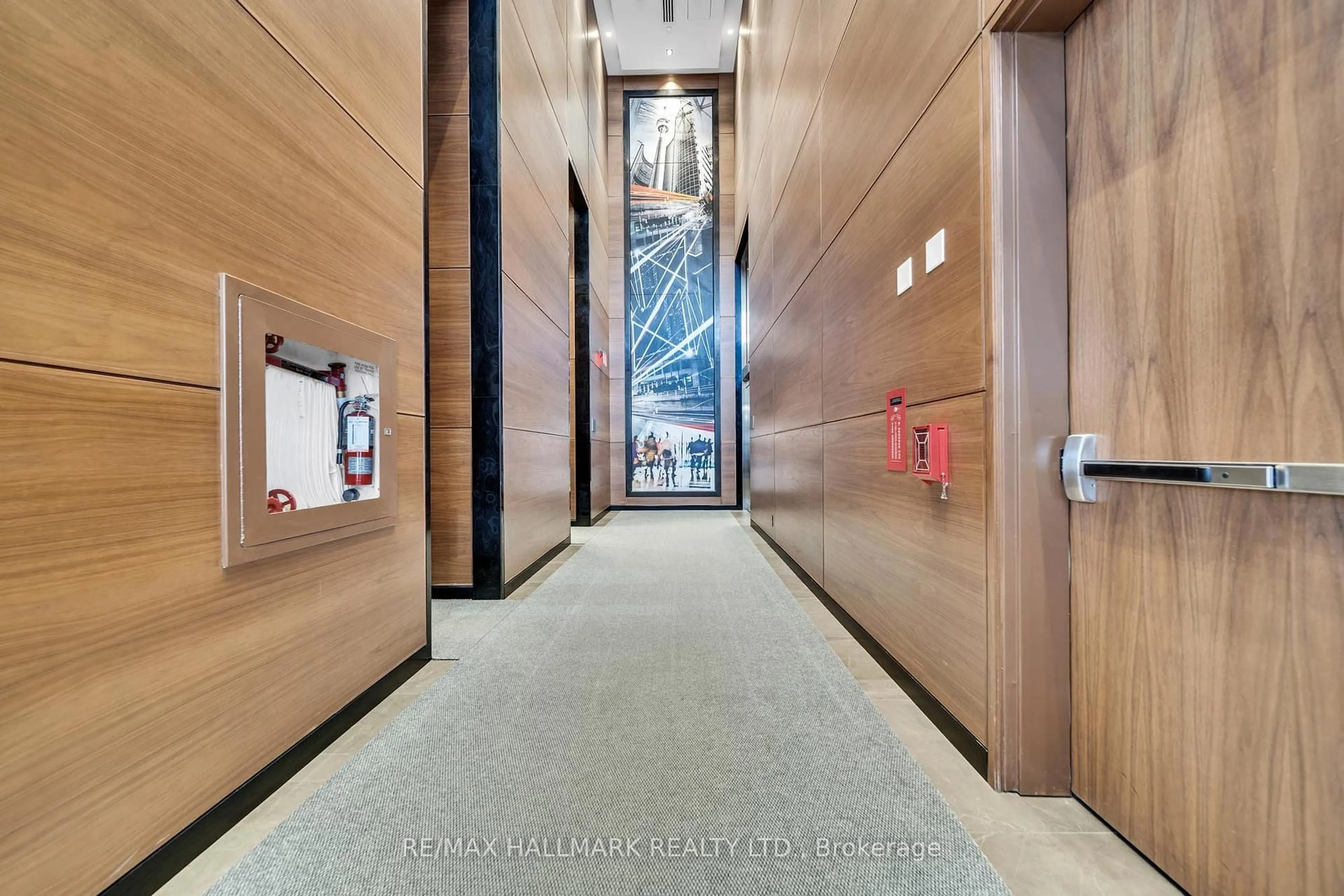 Indoor foyer for 5 Sheppard Ave #4022, Toronto Ontario M2N 0G4