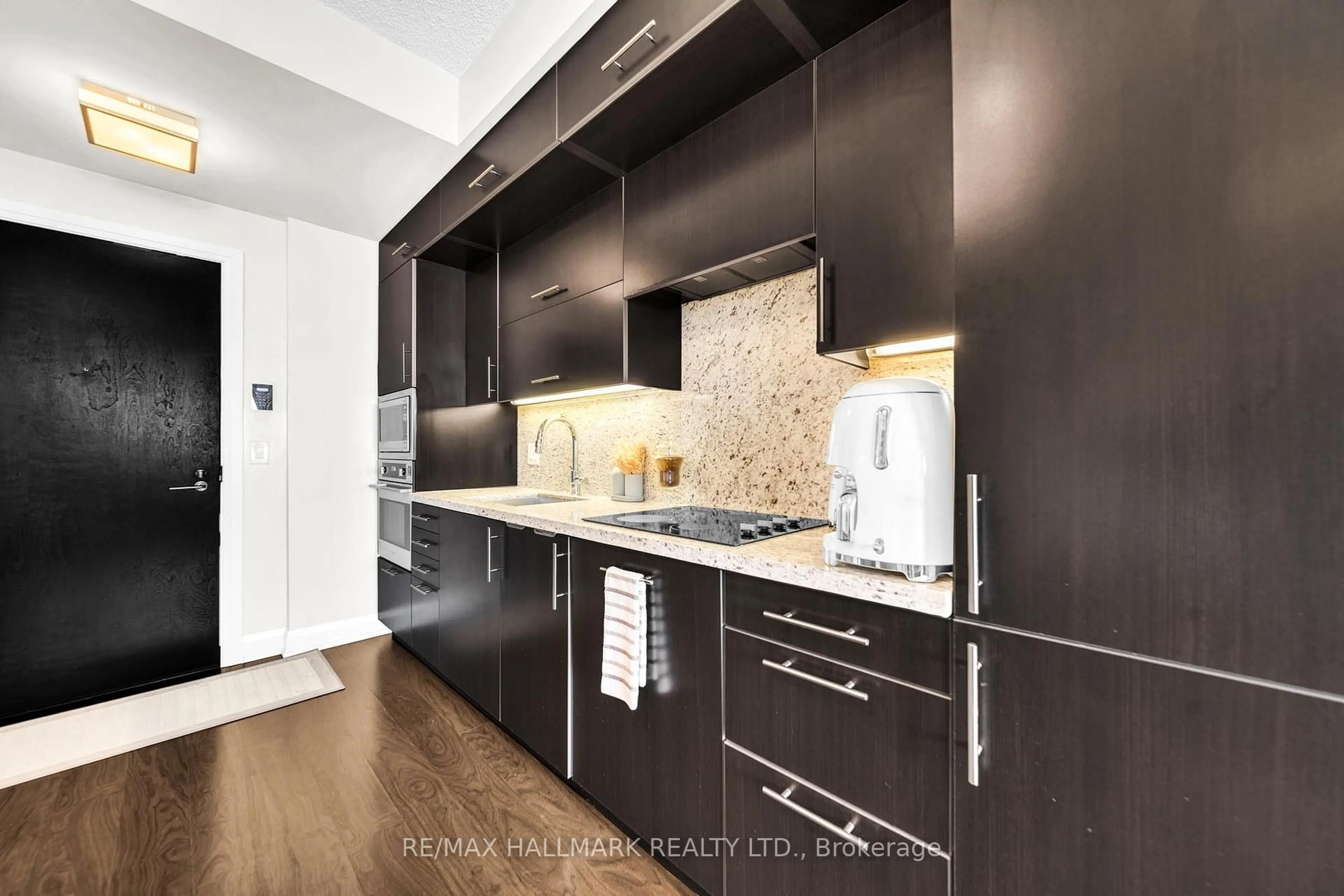 Contemporary kitchen, wood/laminate floor for 5 Sheppard Ave #4022, Toronto Ontario M2N 0G4