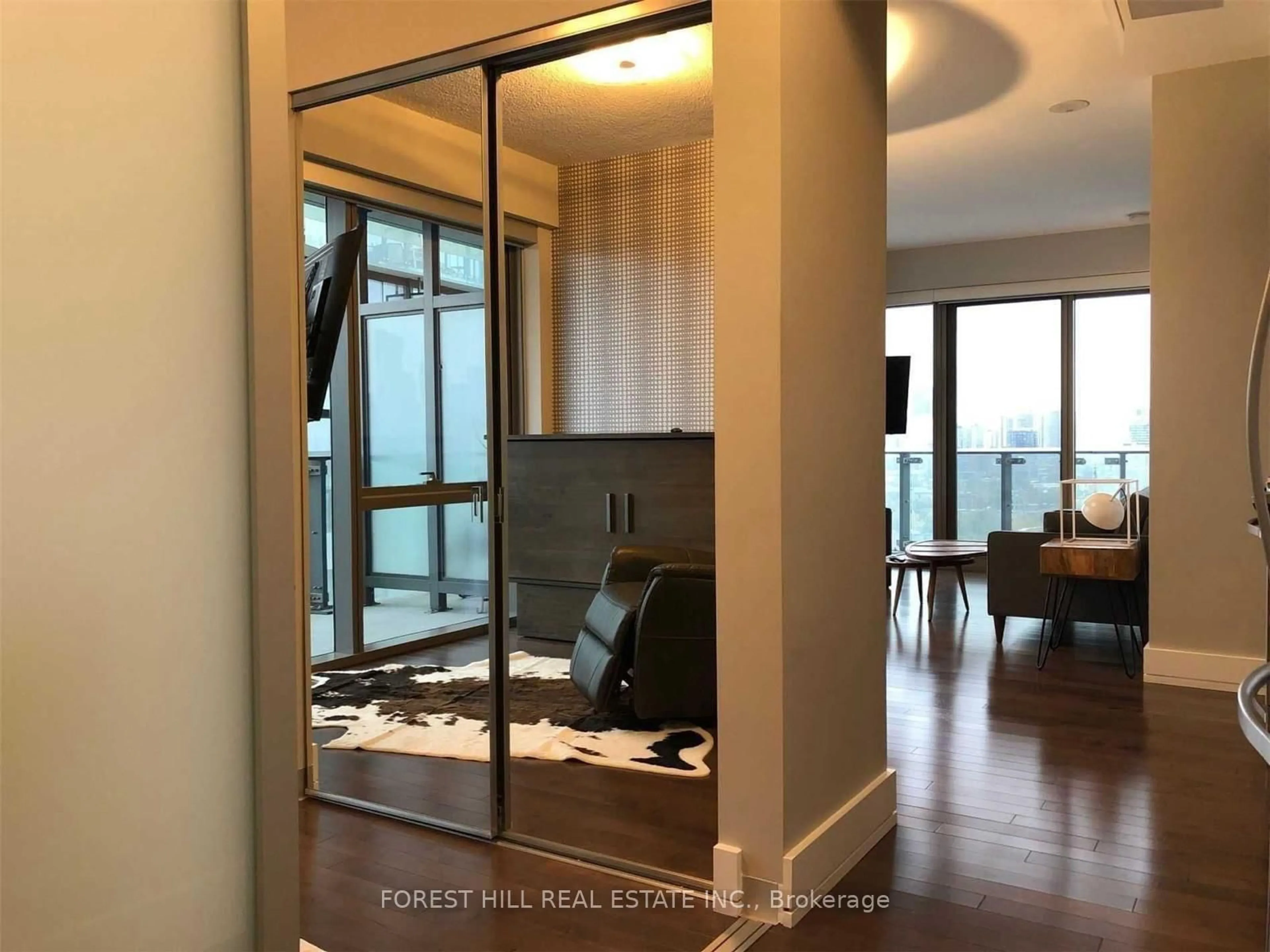 Indoor foyer for 390 Cherry St #1702, Toronto Ontario M5A 3L1