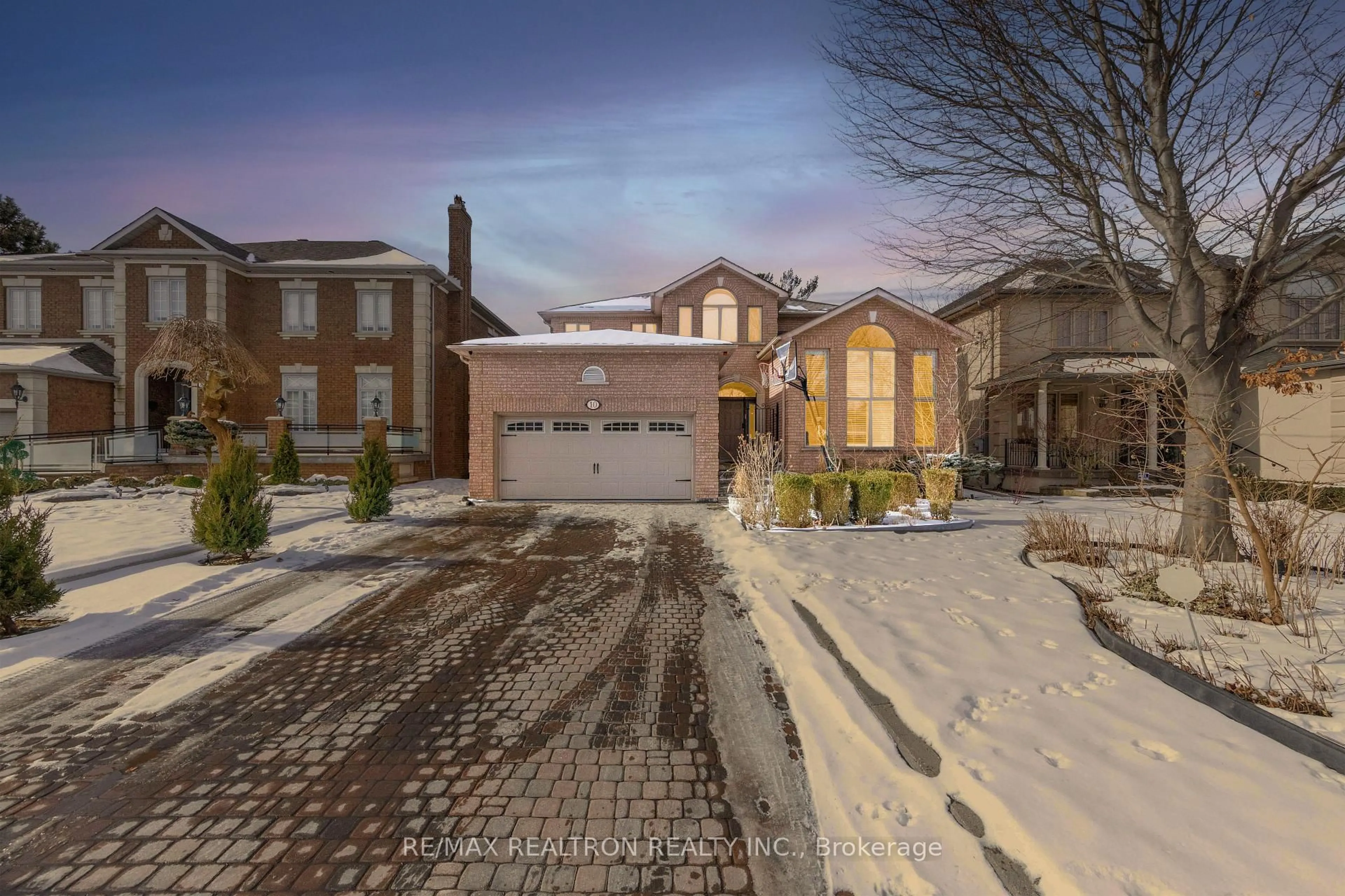 A pic from outside/outdoor area/front of a property/back of a property/a pic from drone, street for 10 Gorman Park Rd, Toronto Ontario M3H 3K4