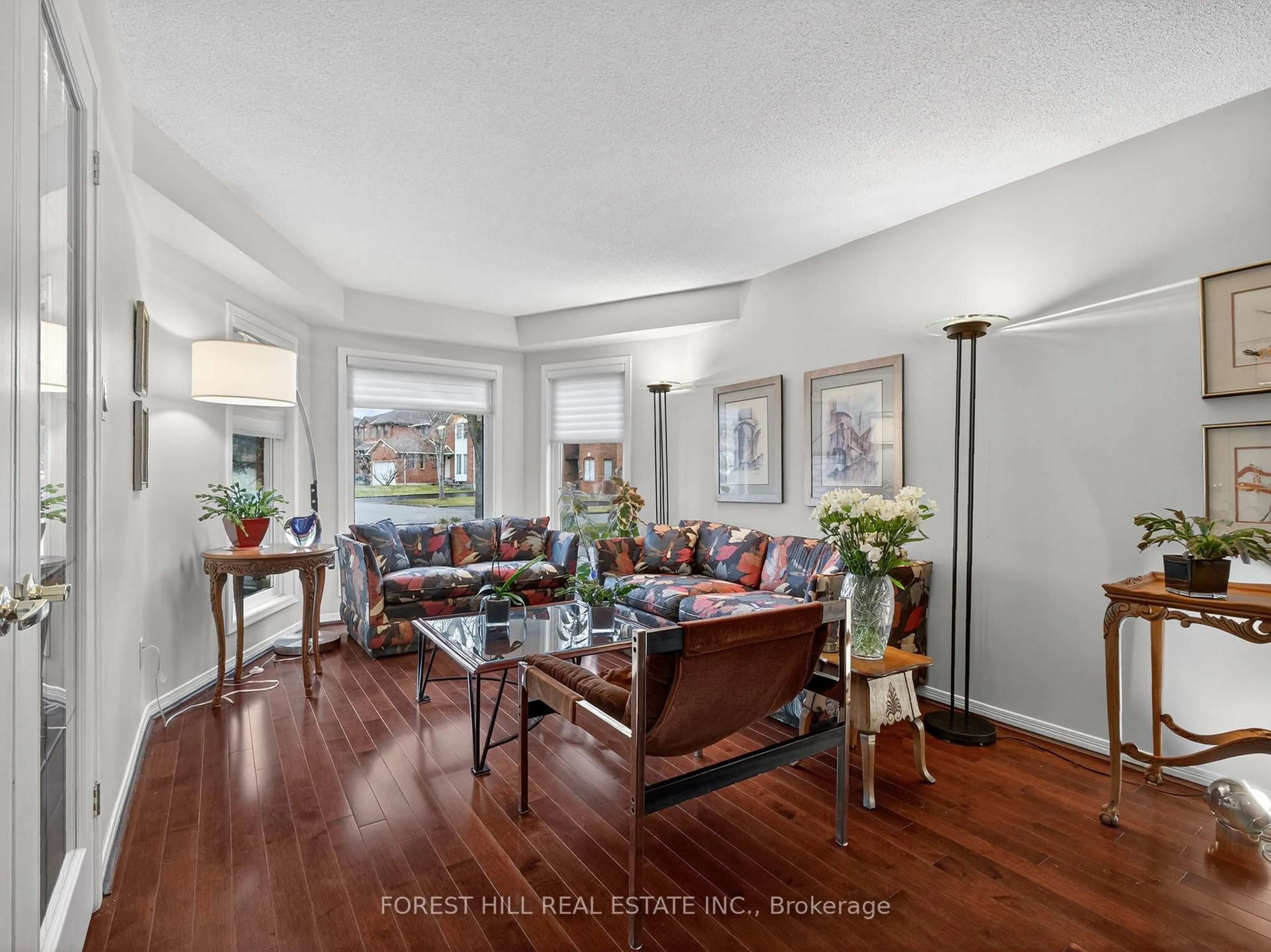 Living room with furniture, unknown for 37 Artisan Pl, Toronto Ontario M2H 3P5