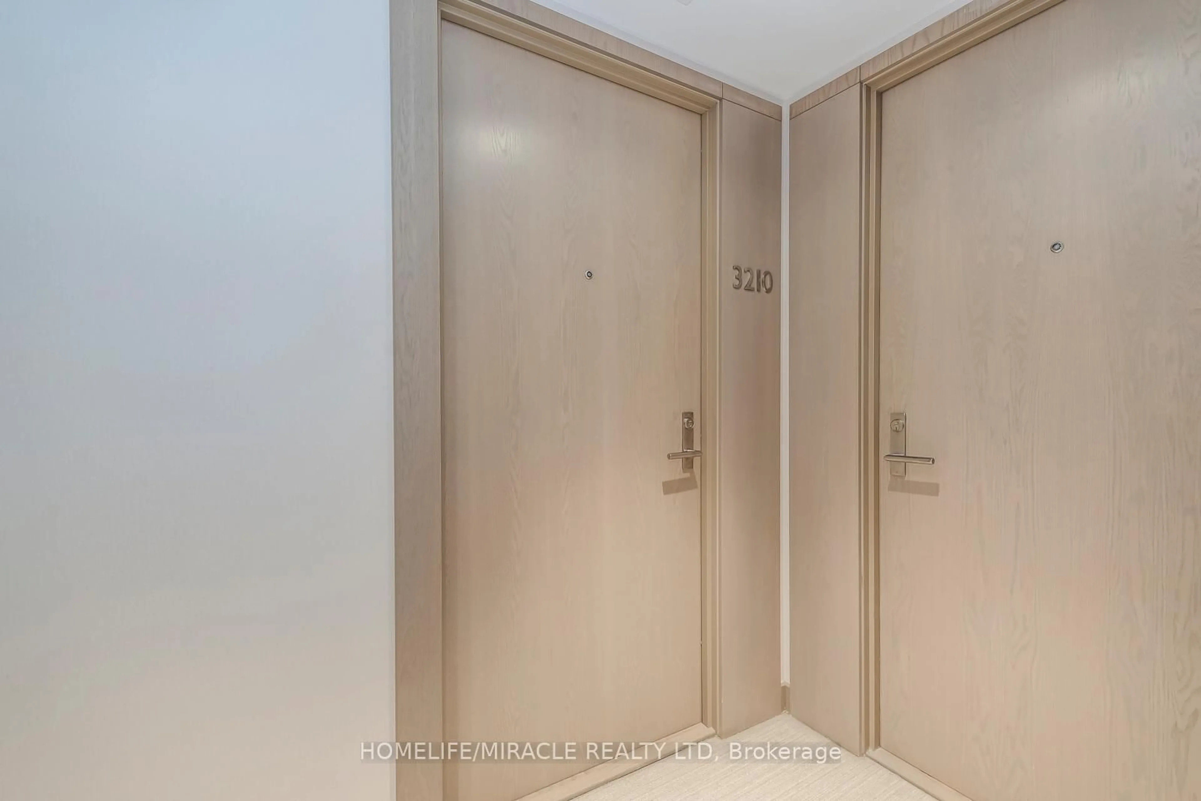 Unknown for 125 Blue Jays Way #3210, Toronto Ontario M5V 0N5