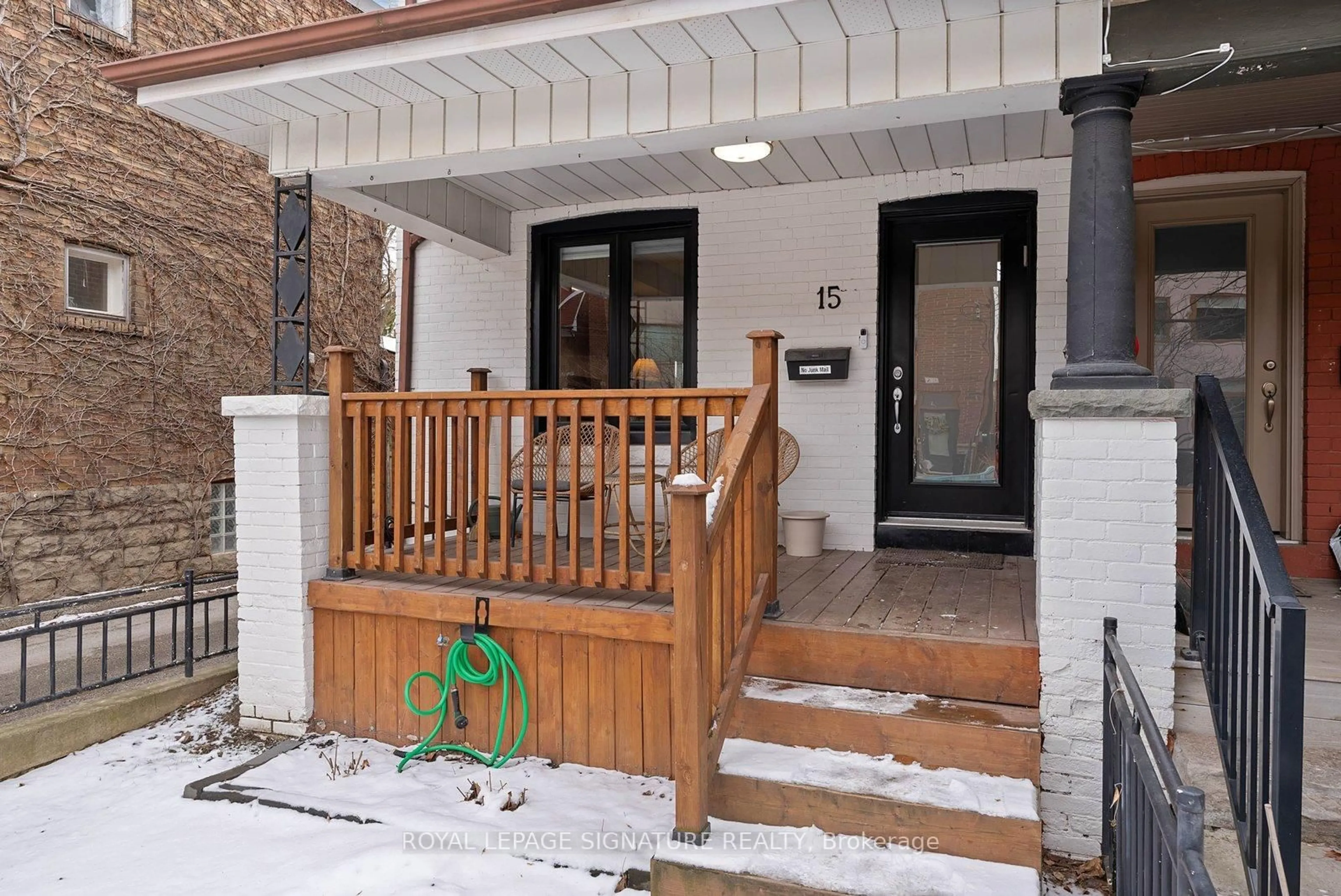 Unknown for 15 Yarmouth Rd, Toronto Ontario M6G 1W7