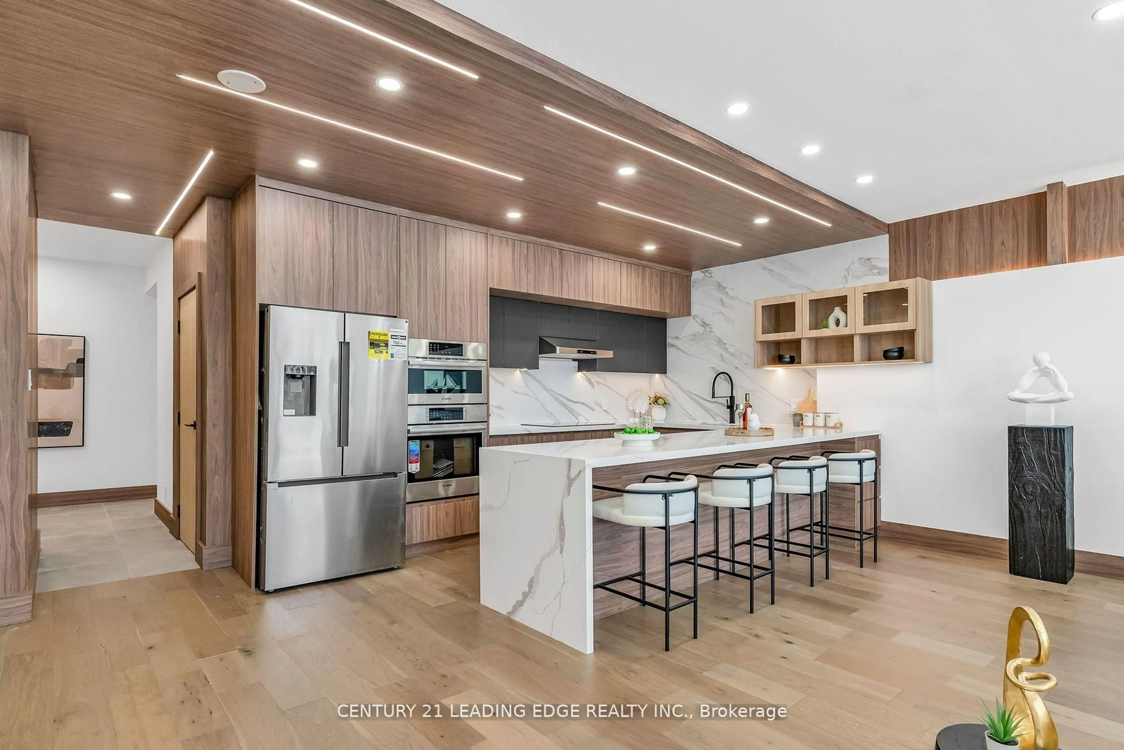 Contemporary kitchen, wood/laminate floor for 1 Watergarden Way #208, Toronto Ontario M2K 2Z7