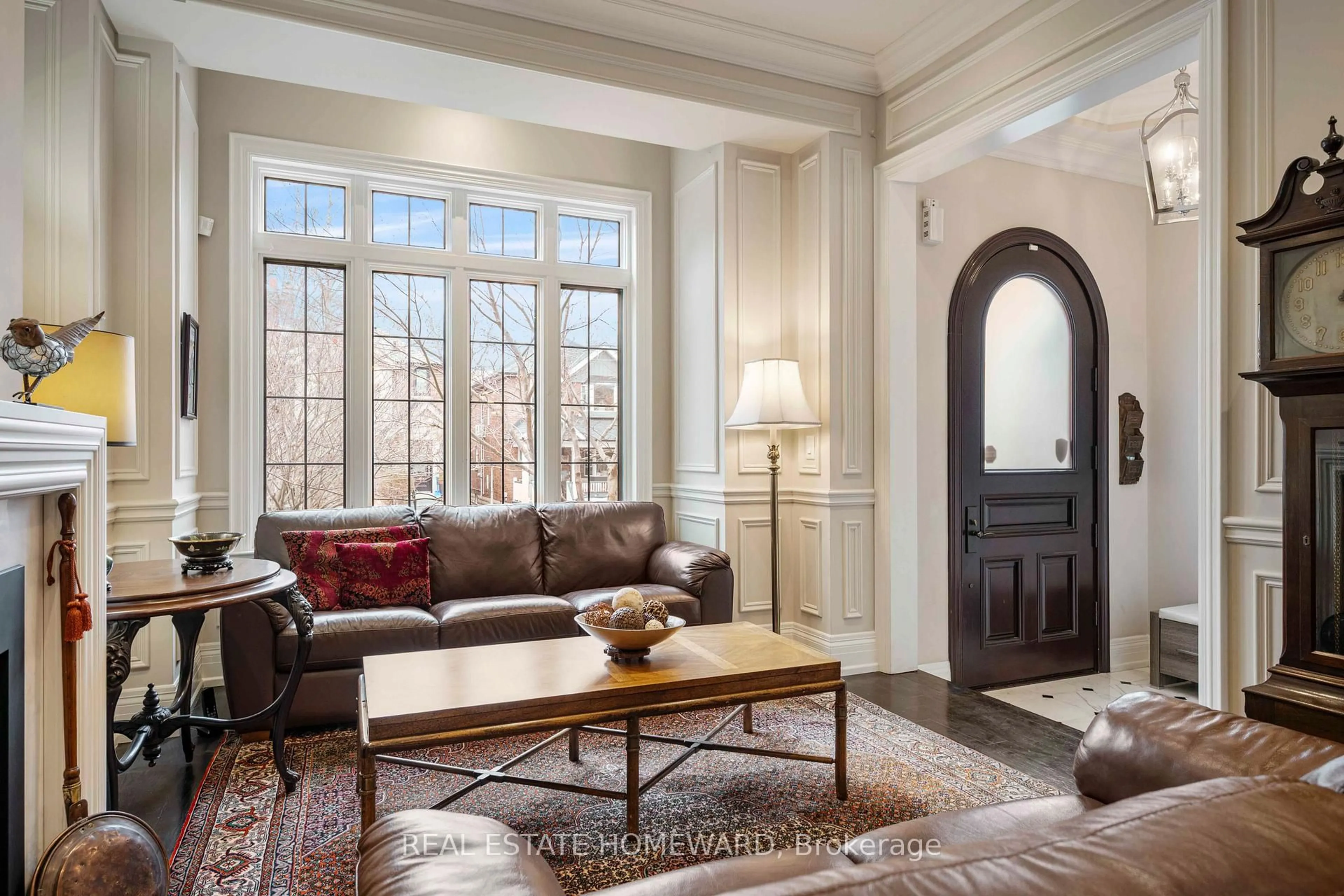 Living room with furniture, unknown for 329 Cranbrooke Ave, Toronto Ontario M5M 1M9