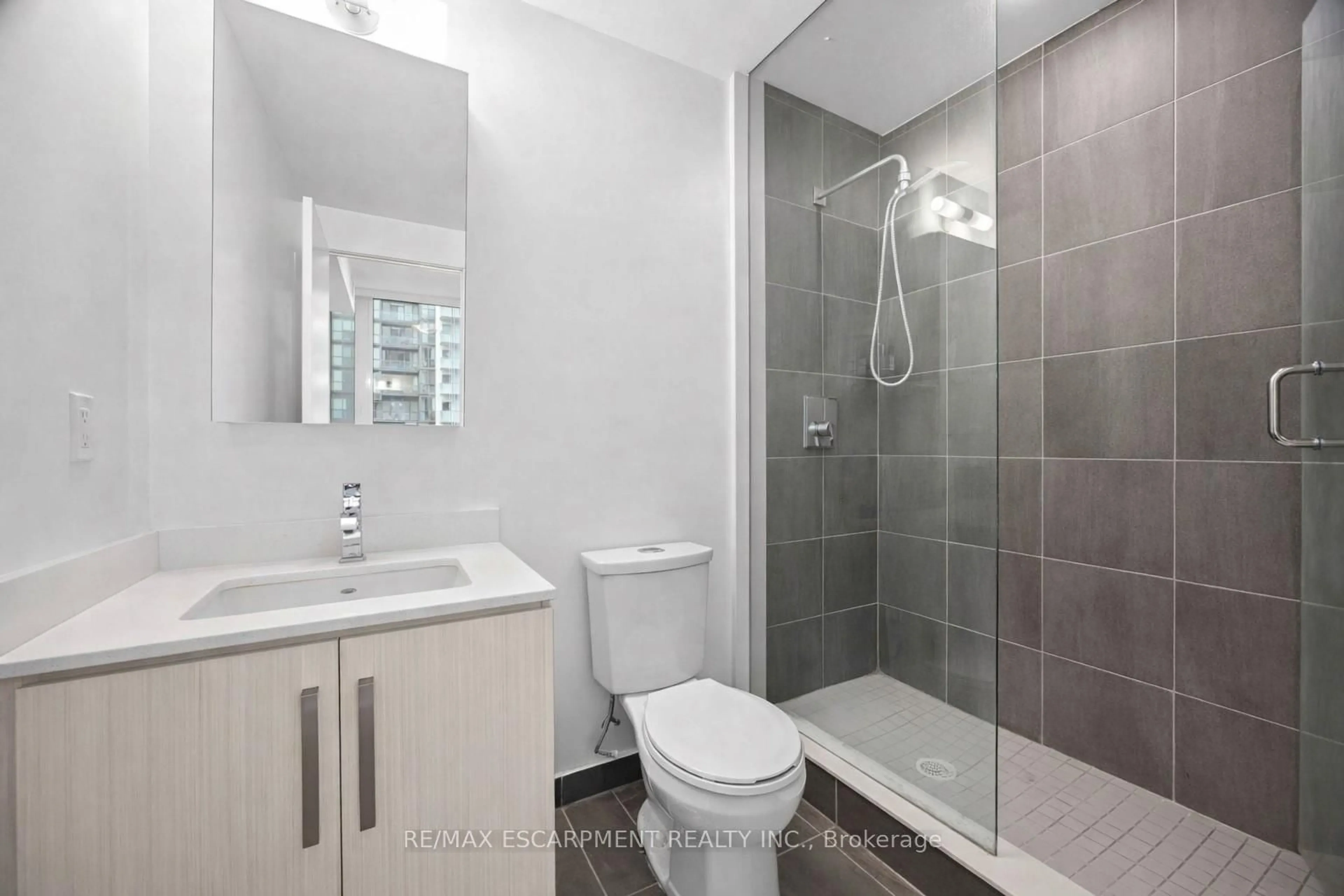 Standard bathroom, ceramic/tile floor for 5180 Yonge St #2909, Toronto Ontario M2N 0K5