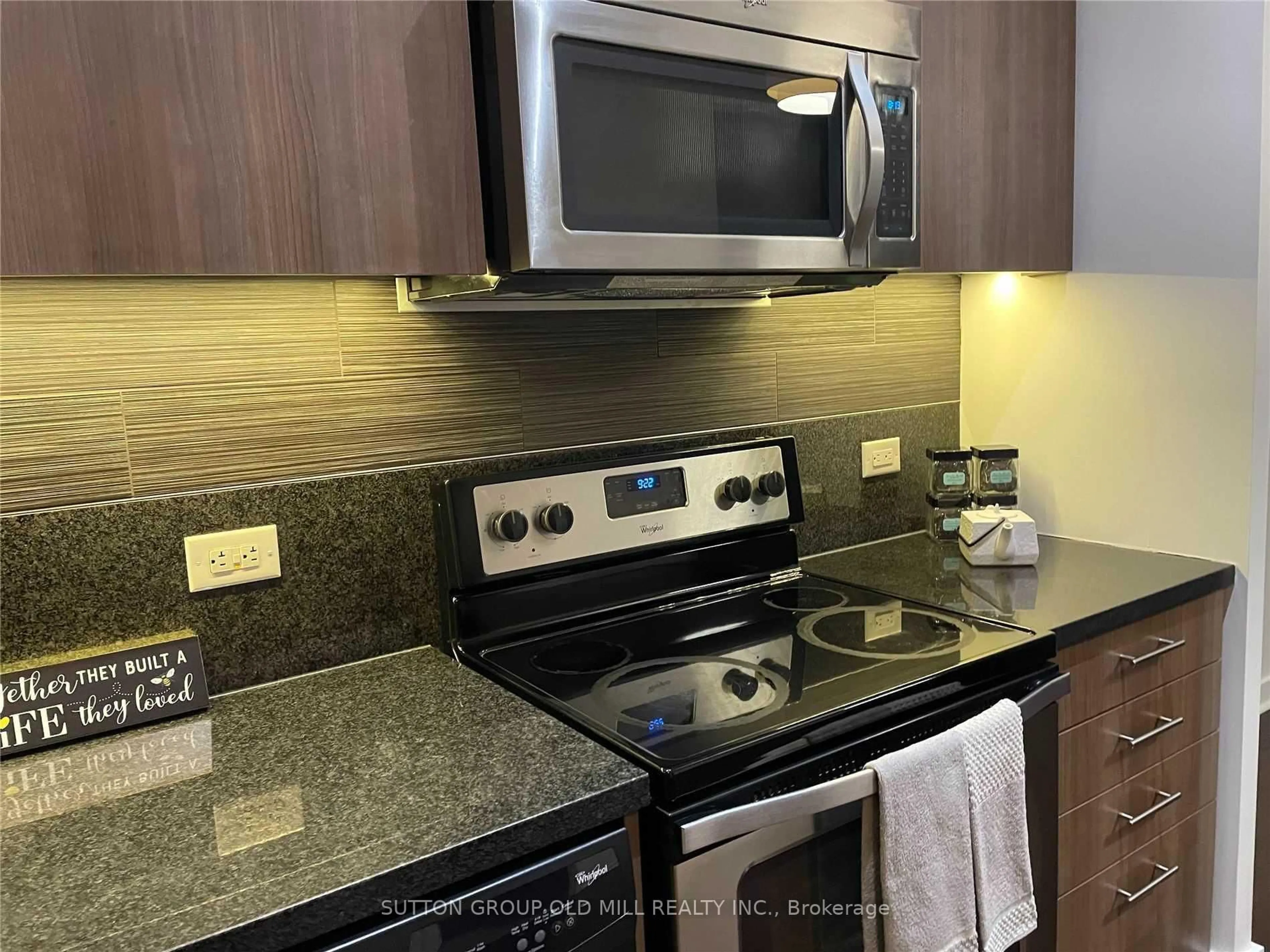 Standard kitchen, ceramic/tile floor for 70 Distillery Lane #317, Toronto Ontario M5A 0E3