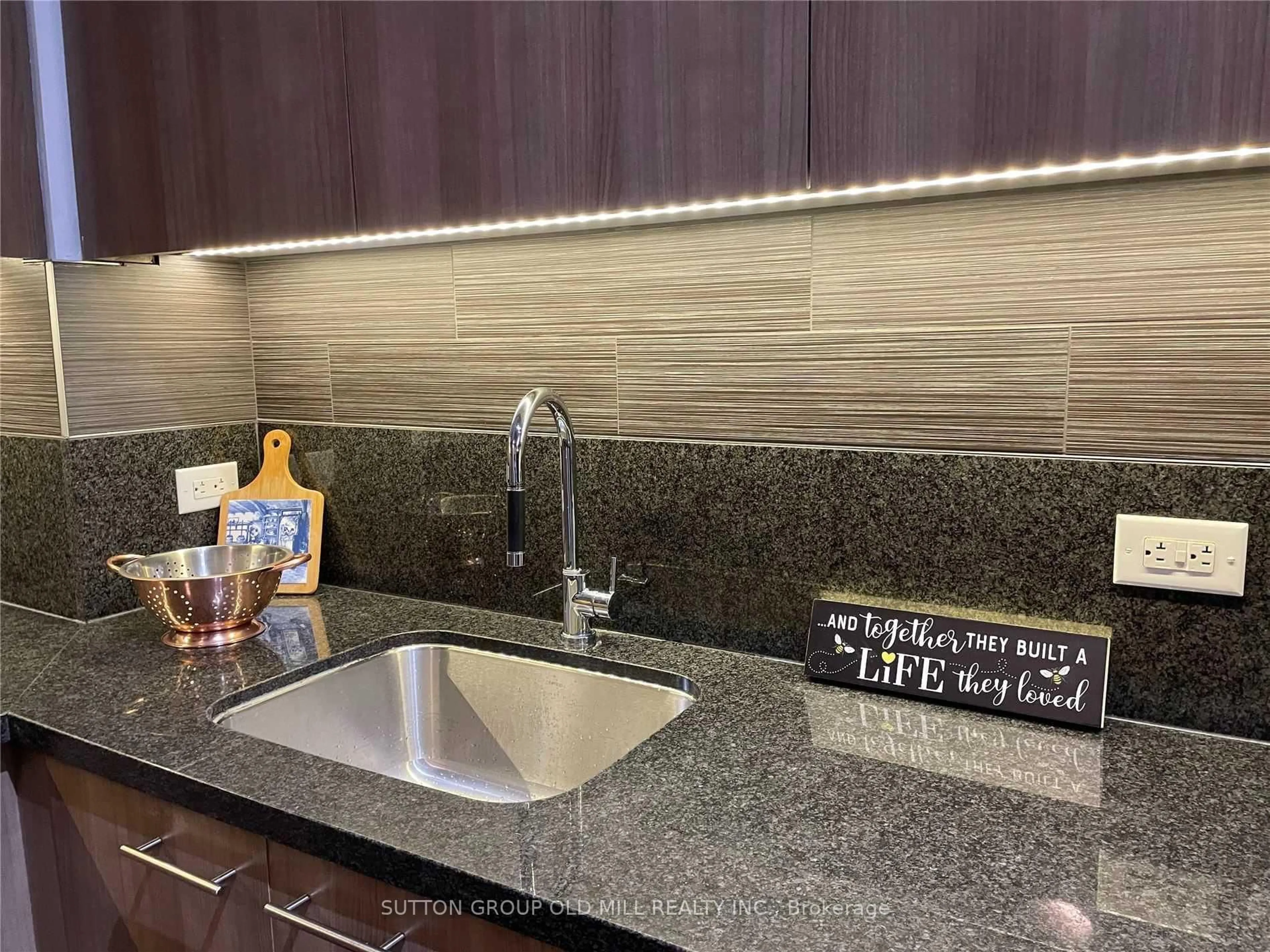 Contemporary kitchen, ceramic/tile floor for 70 Distillery Lane #317, Toronto Ontario M5A 0E3