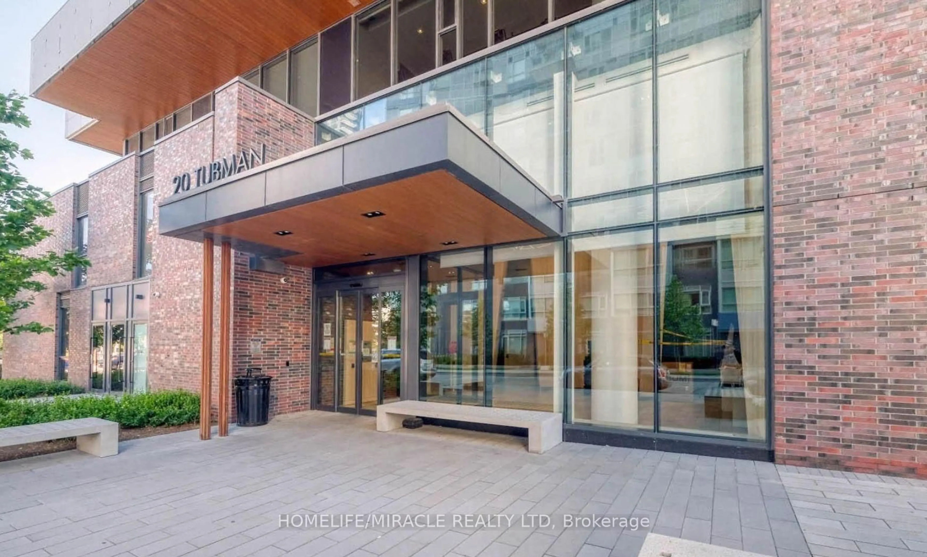 Indoor foyer for 20 Tubman Ave #311, Toronto Ontario M5A 0M8