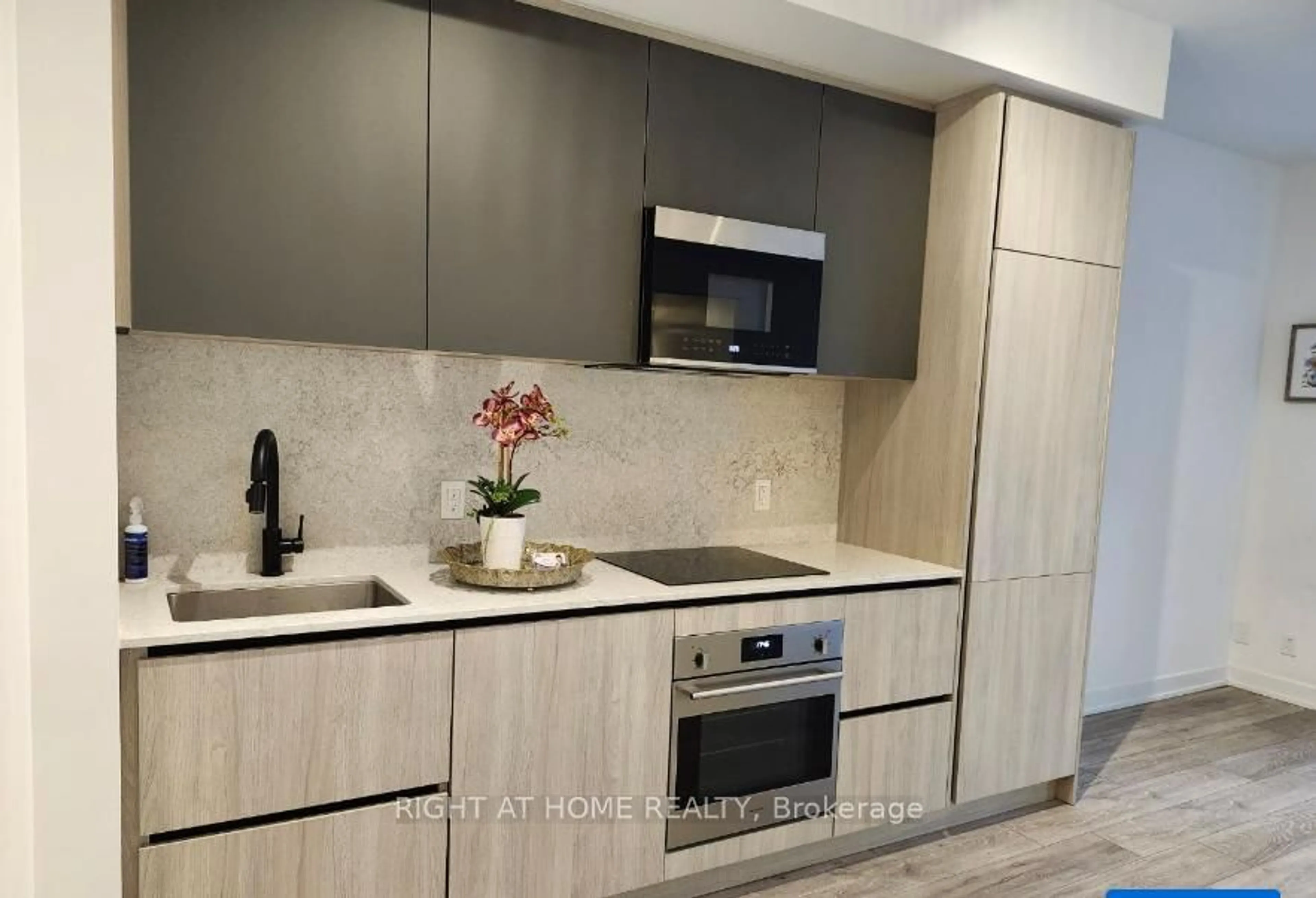 Unknown for 108 Peter St #2605, Toronto Ontario M5V 0W2