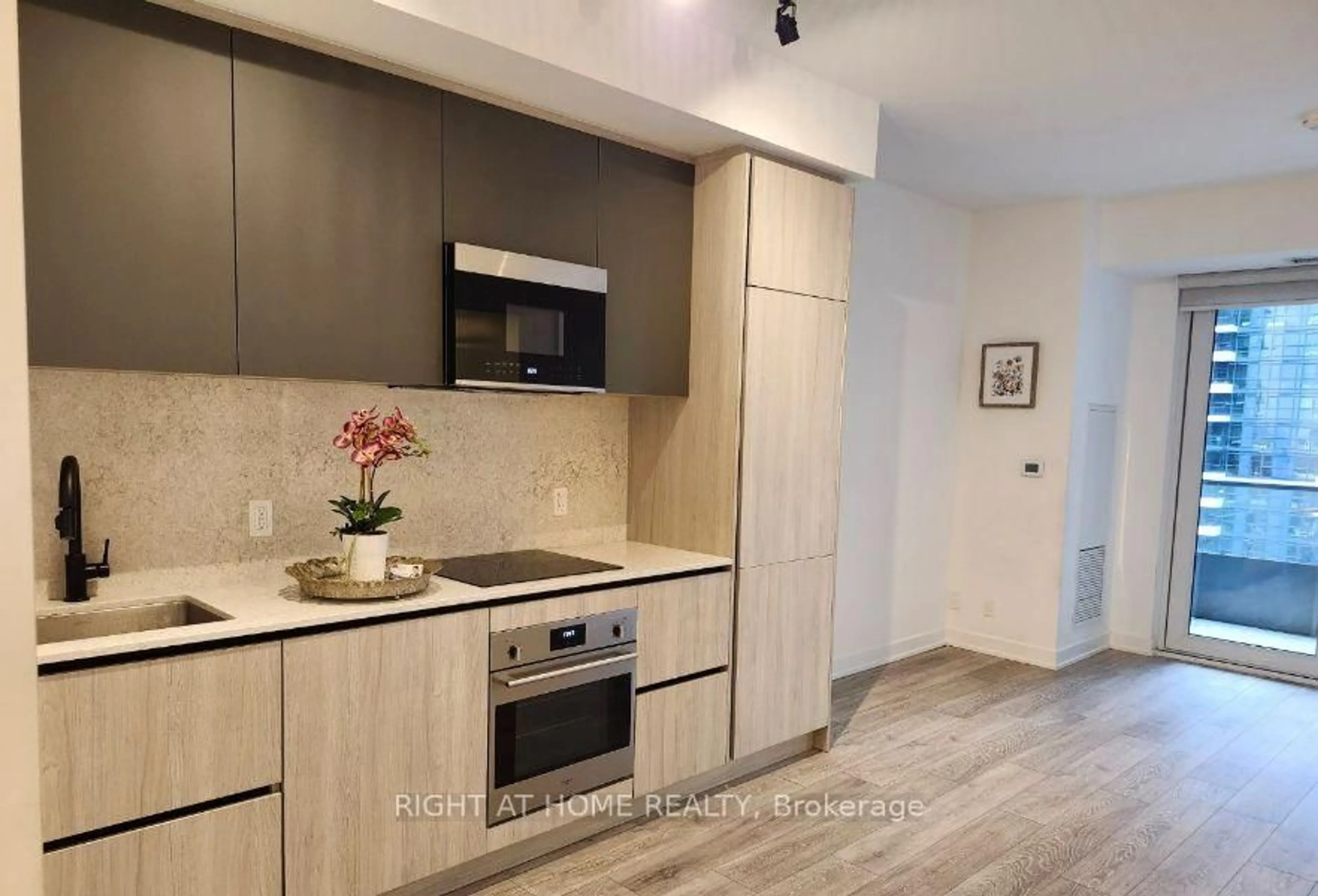 Standard kitchen, unknown for 108 Peter St #2605, Toronto Ontario M5V 0W2