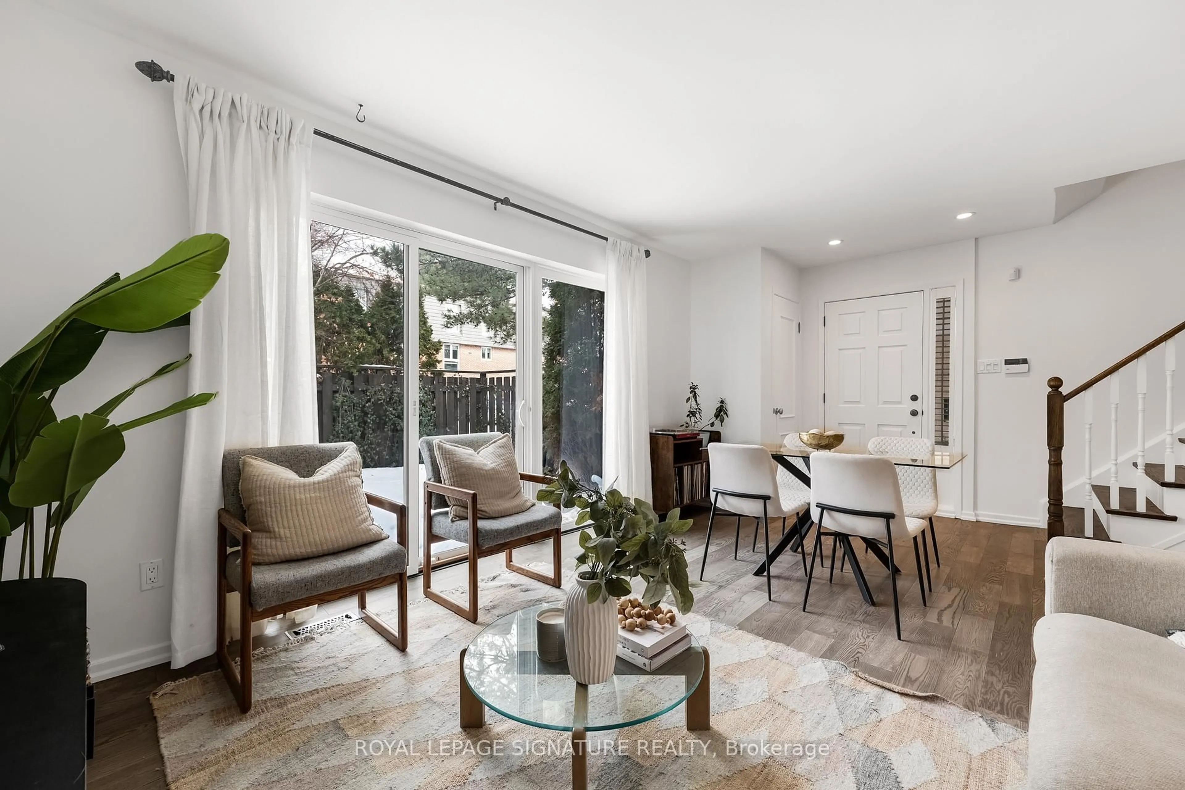 Unknown for 34 Sugar Millway, Toronto Ontario M2L 1R6