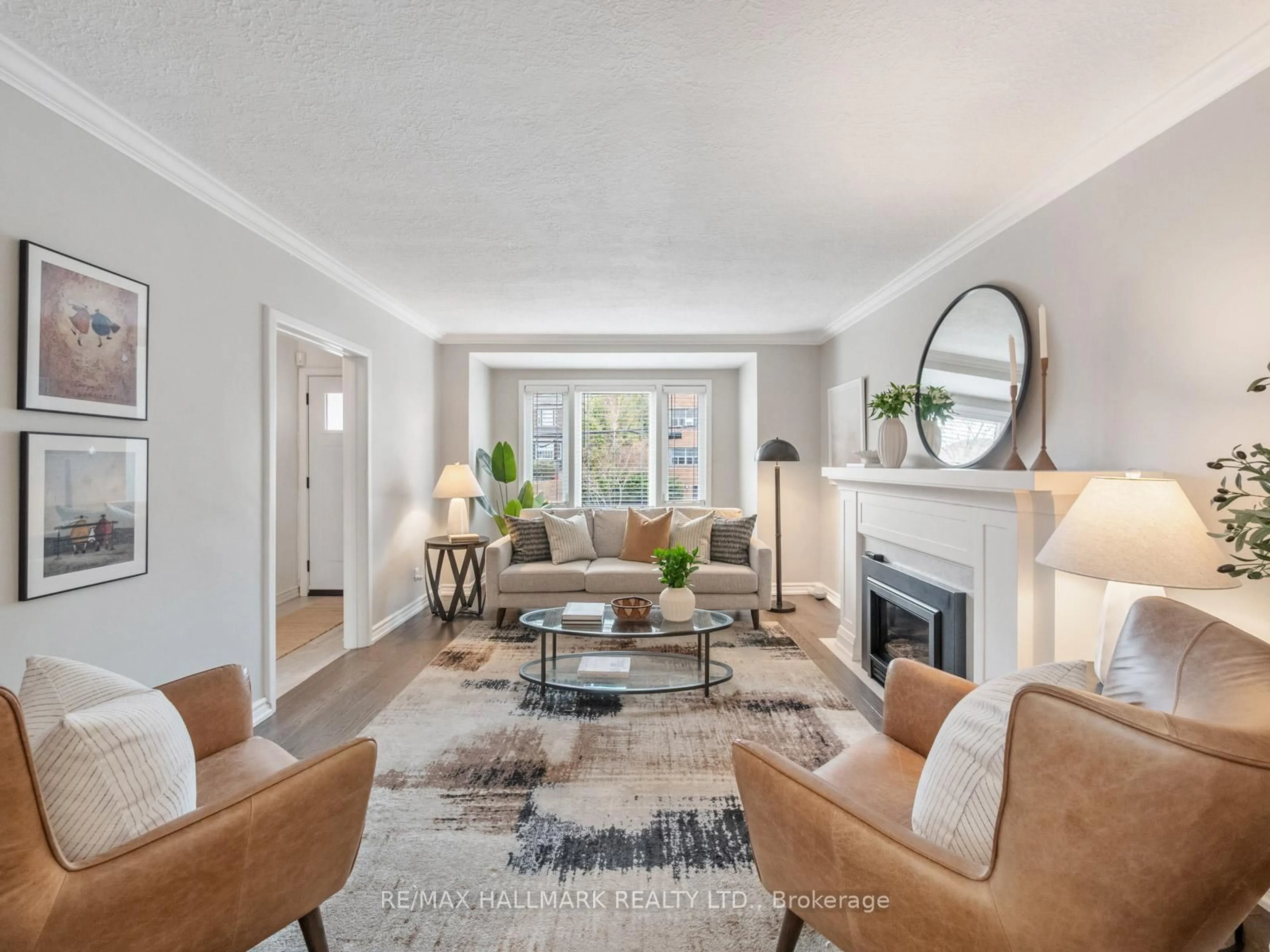 Living room with furniture, unknown for 8 Glenvale Blvd, Toronto Ontario M4G 2V1