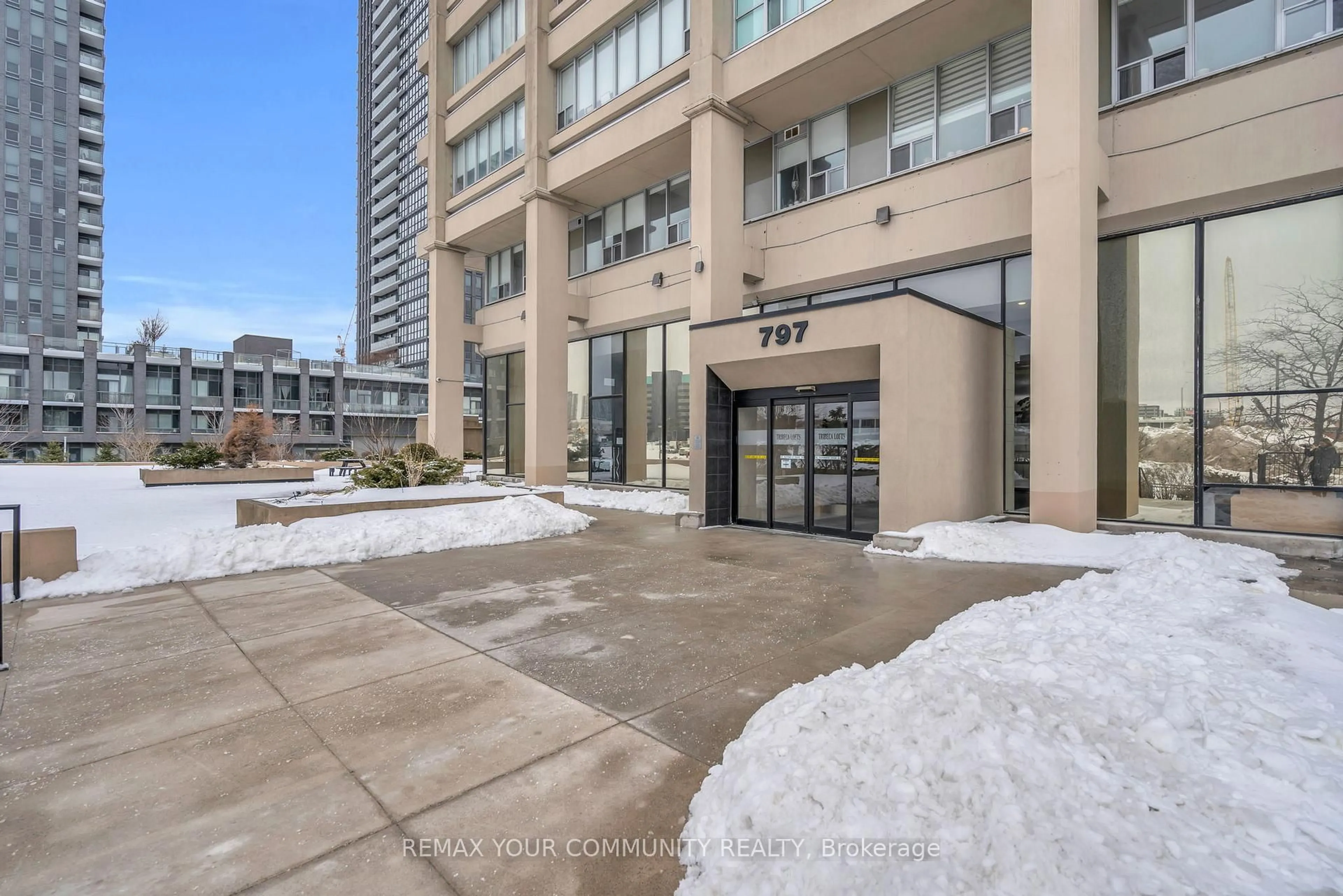 Indoor foyer for 797 Don Mills Rd #Lph06, Toronto Ontario M3C 1V1