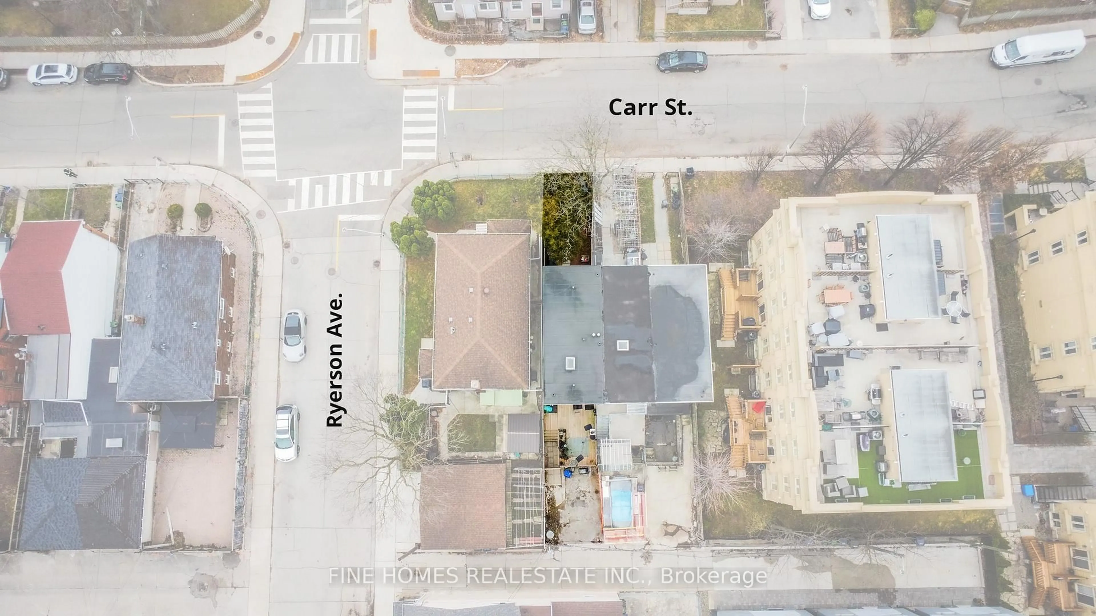 A pic from outside/outdoor area/front of a property/back of a property/a pic from drone, street for 48 Carr St, Toronto Ontario M5T 1B7