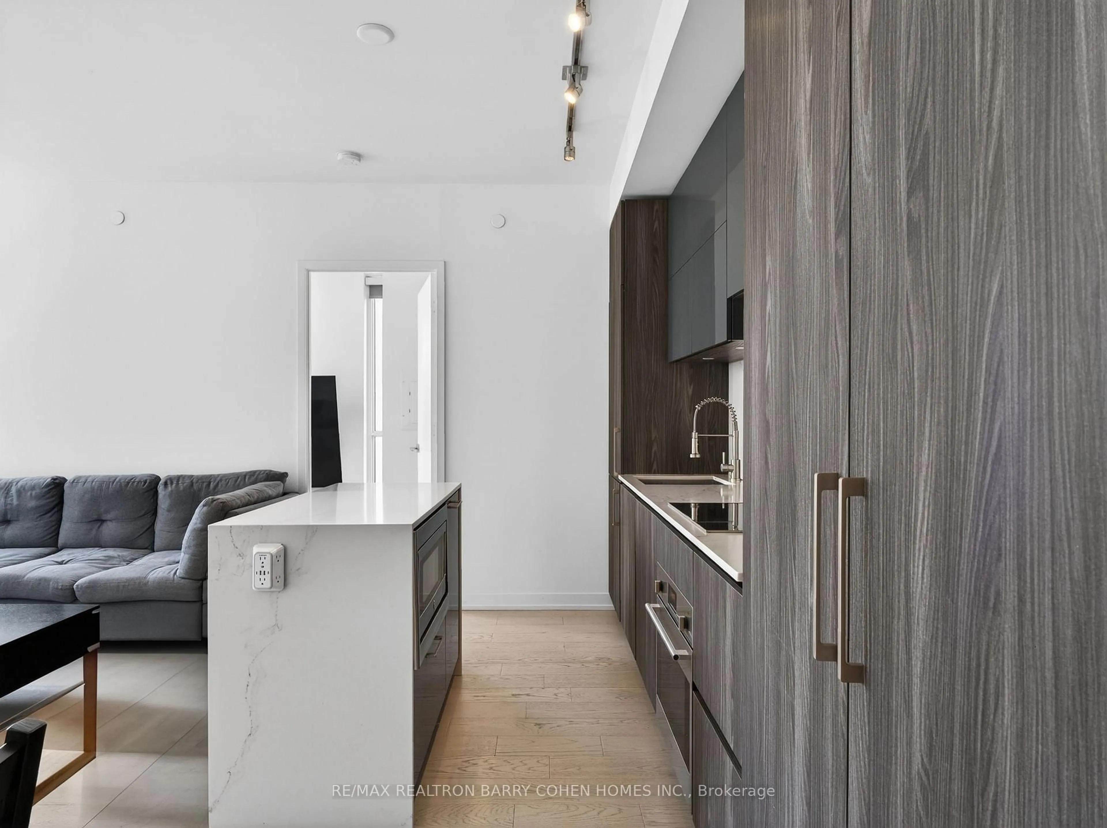 Unknown for 1 Yorkville Ave #905, Toronto Ontario M4W 1L1