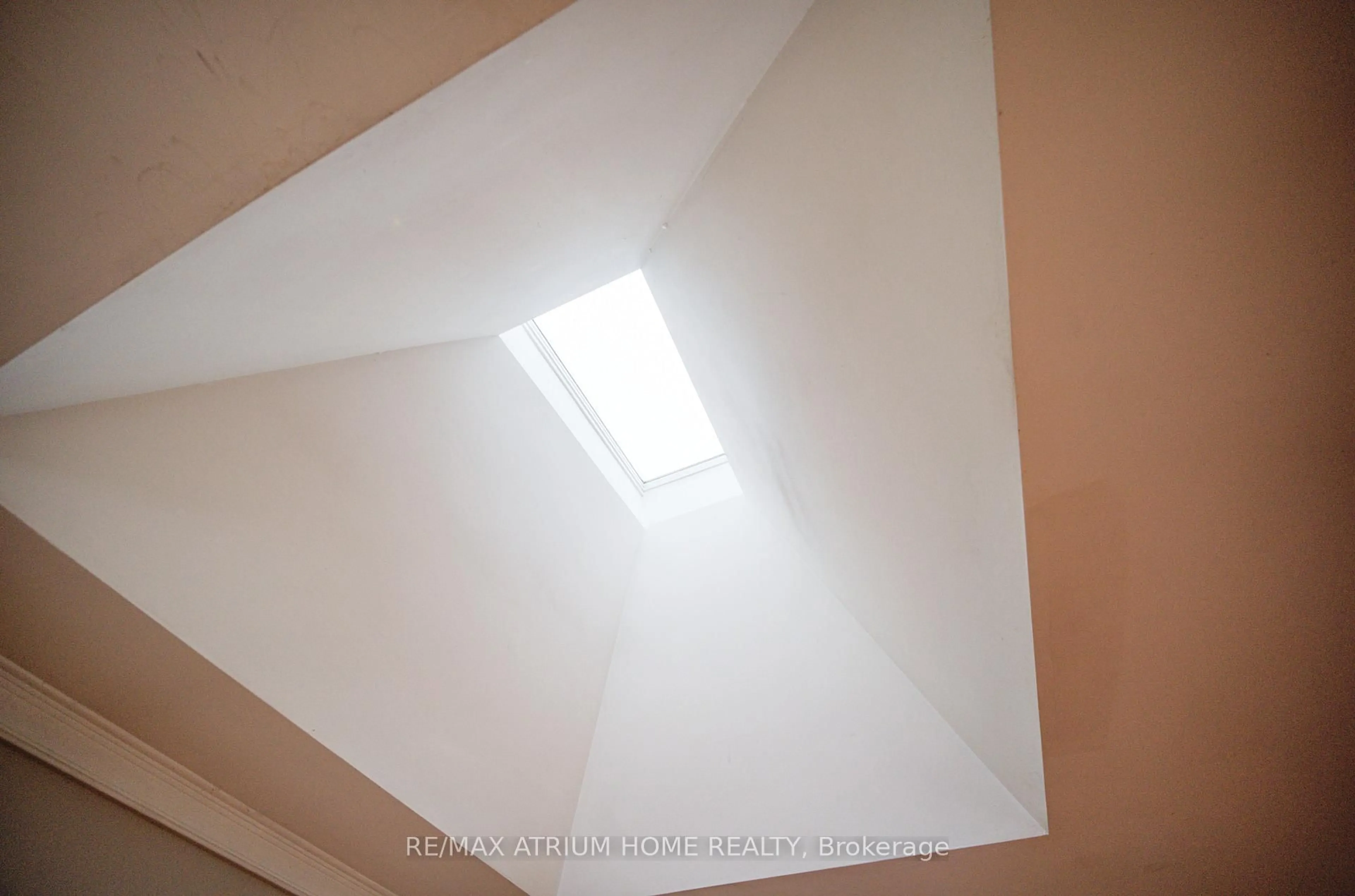 Unknown for 18 Doverwood Crt, Toronto Ontario M2M 2G7