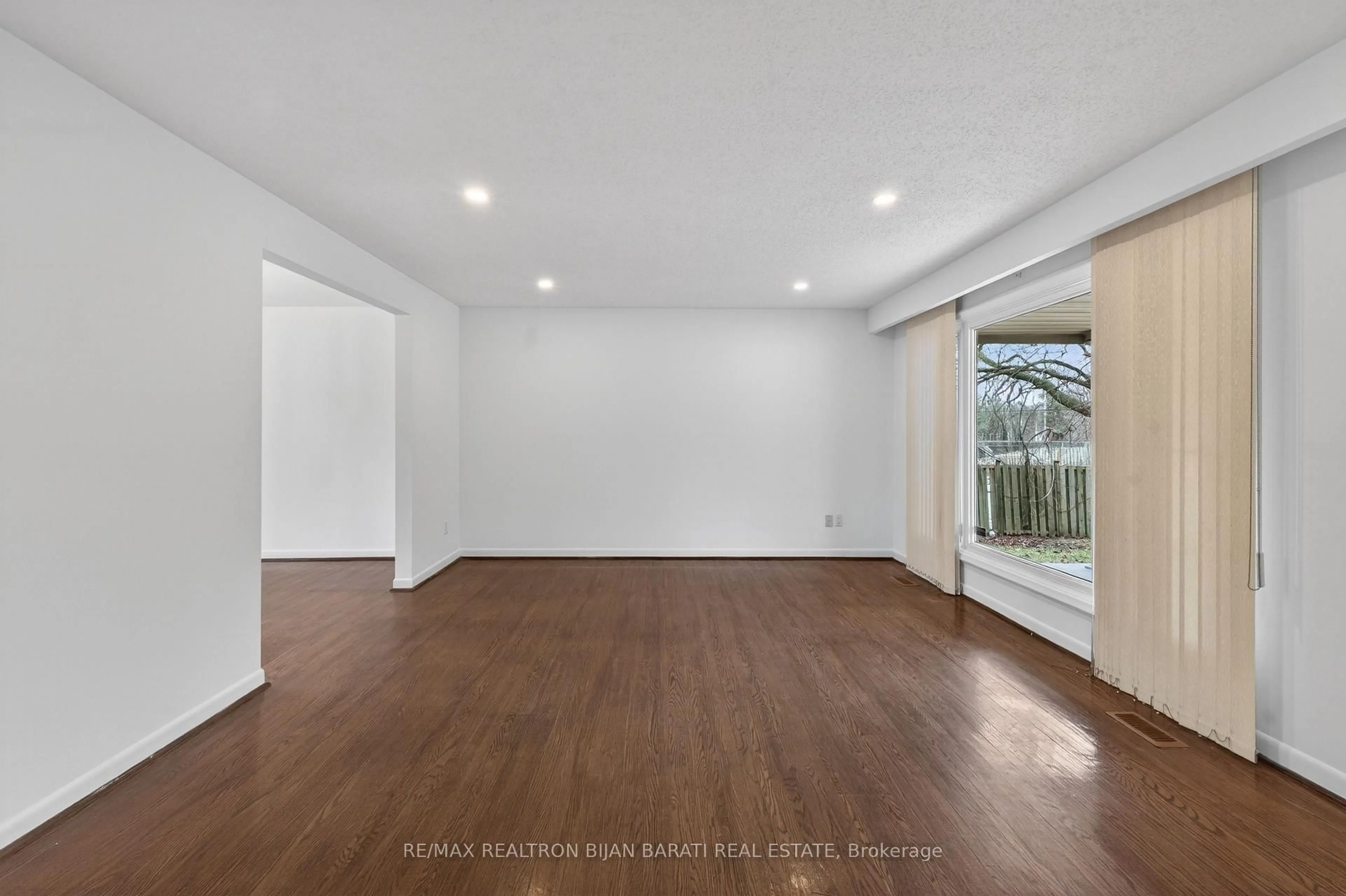 Unknown for 298 Newton Dr, Toronto Ontario M2M 2P8