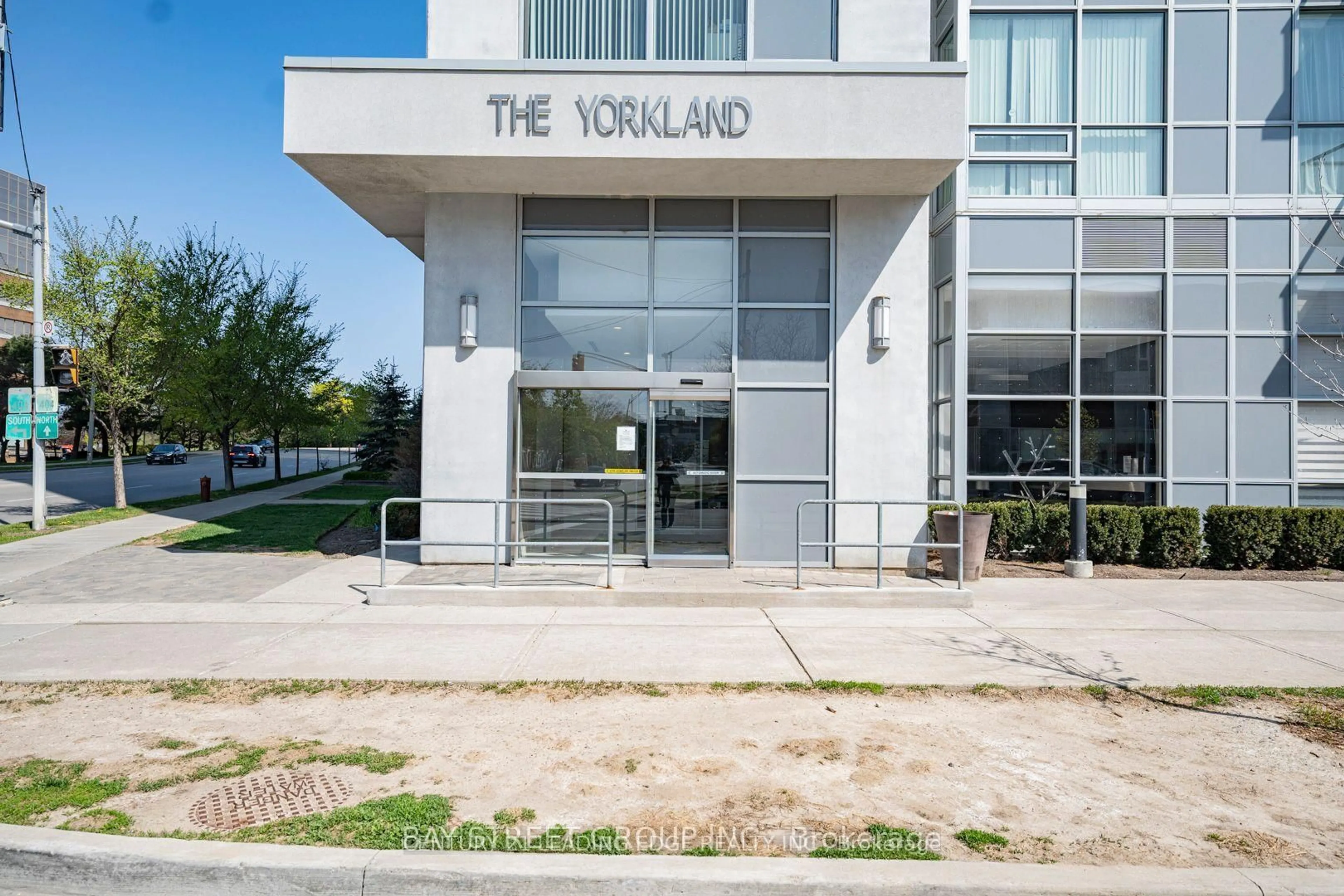 Patio, building for 275 Yorkland Rd #2707, Toronto Ontario M2J 0B4