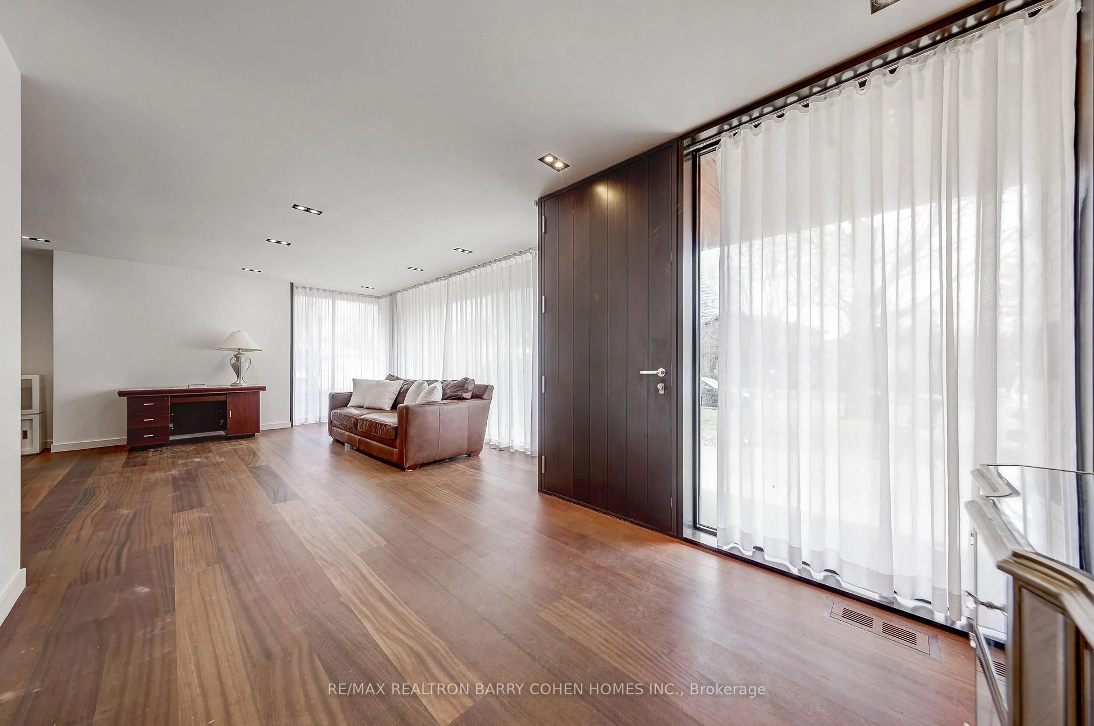 Unknown for 6 Bannatyne Dr, Toronto Ontario M2L 2N7