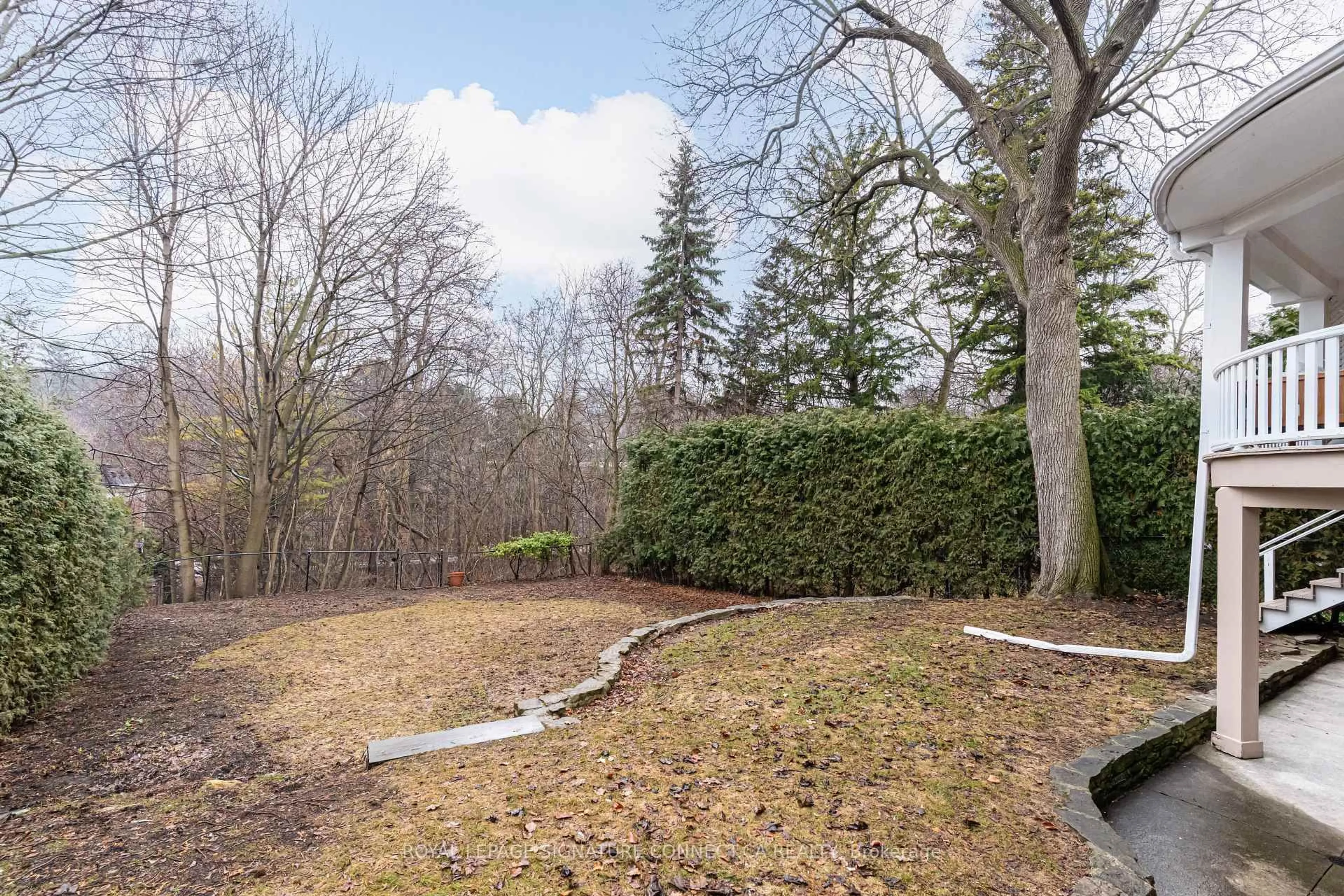 A pic from outside/outdoor area/front of a property/back of a property/a pic from drone, forest/trees view for 43 Glengowan Rd, Toronto Ontario M4N 1G1