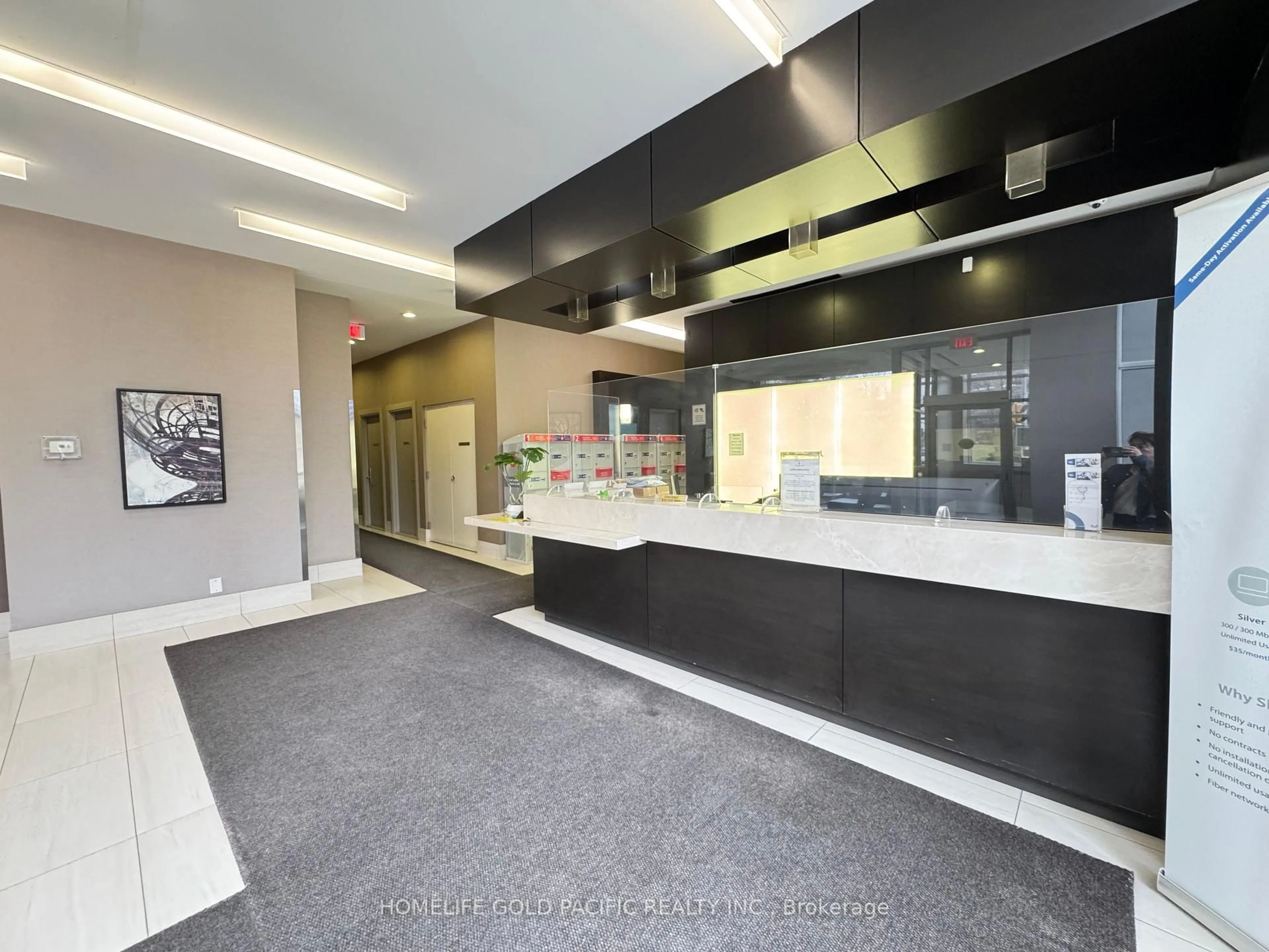 Indoor foyer for 275 Yorkland Rd #2704, Toronto Ontario M2J 0B4