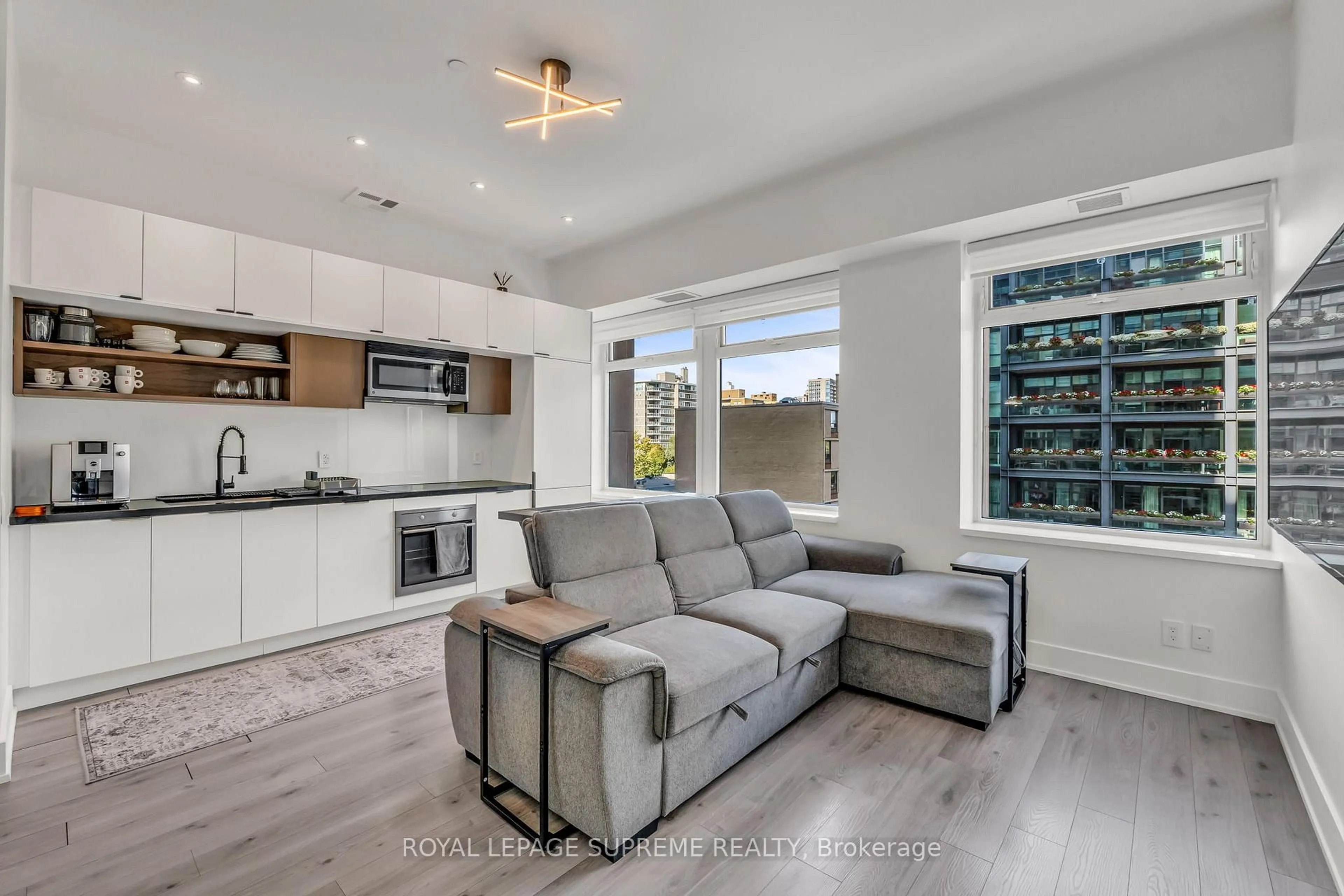 Unknown for 111 St Clair Ave #604, Toronto Ontario M4V 1N5