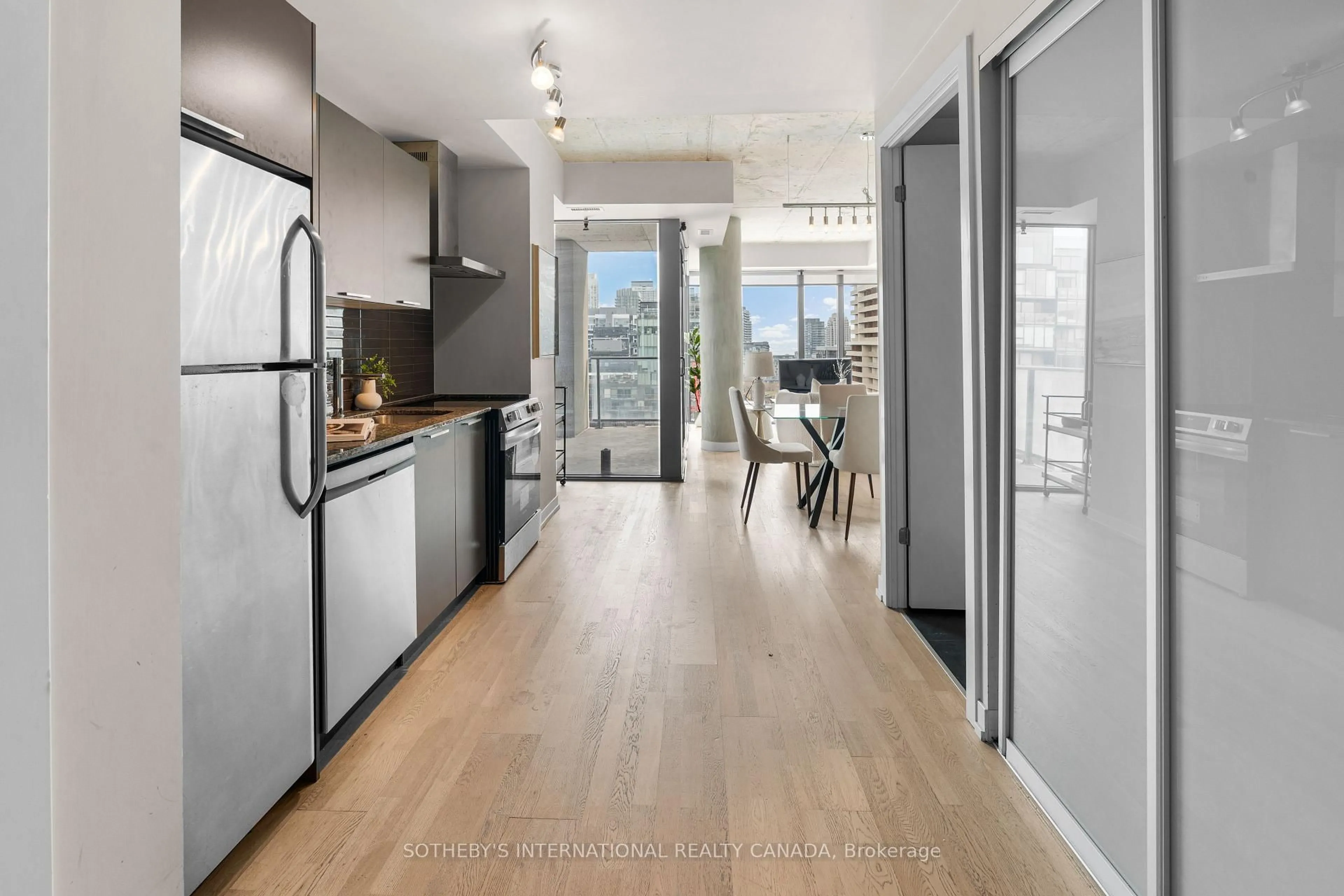 Open concept kitchen, unknown for 95 Bathurst St #1204, Toronto Ontario M5V 0H7