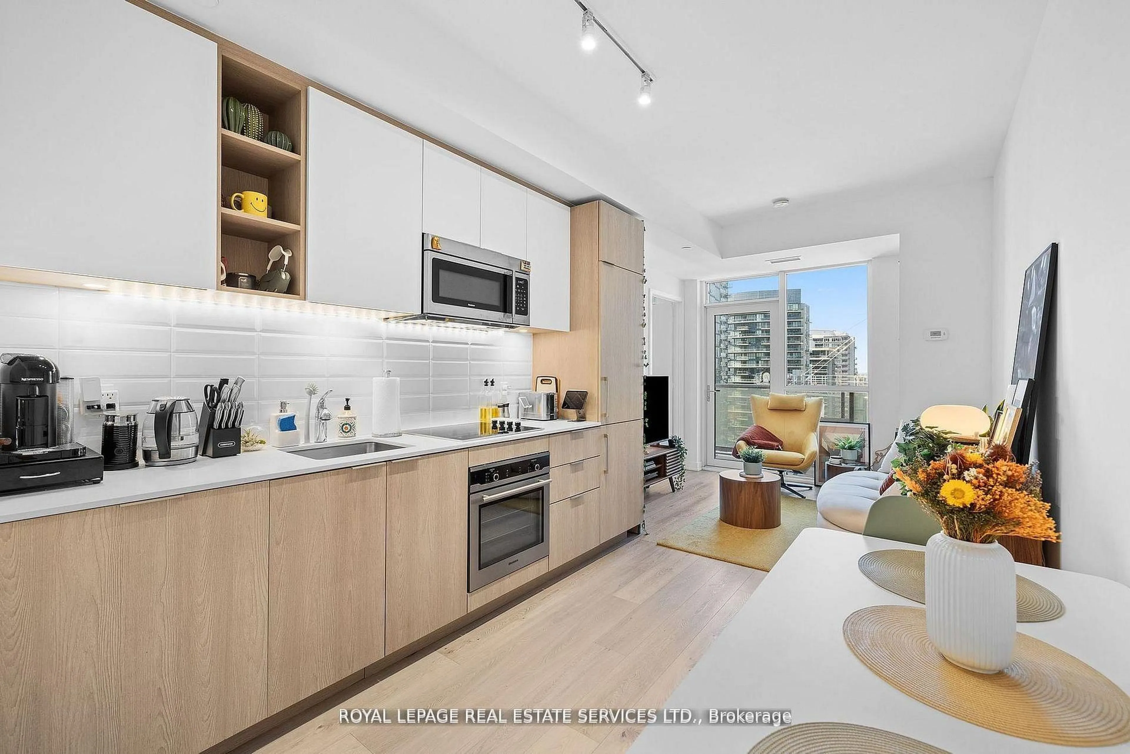 Open concept kitchen, unknown for 50 Ordnance St #1603, Toronto Ontario M6K 0C9