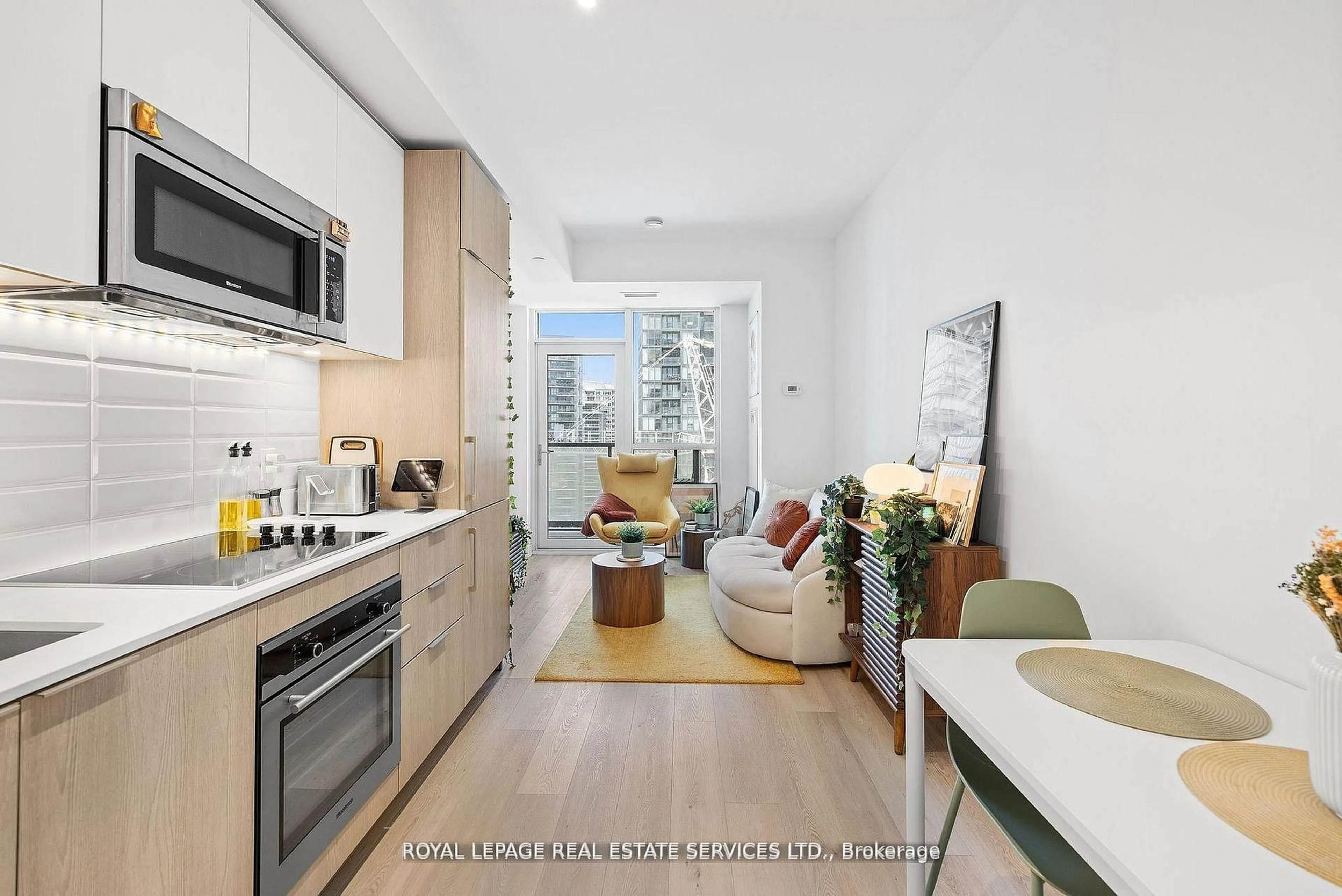 Open concept kitchen, unknown for 50 Ordnance St #1603, Toronto Ontario M6K 0C9